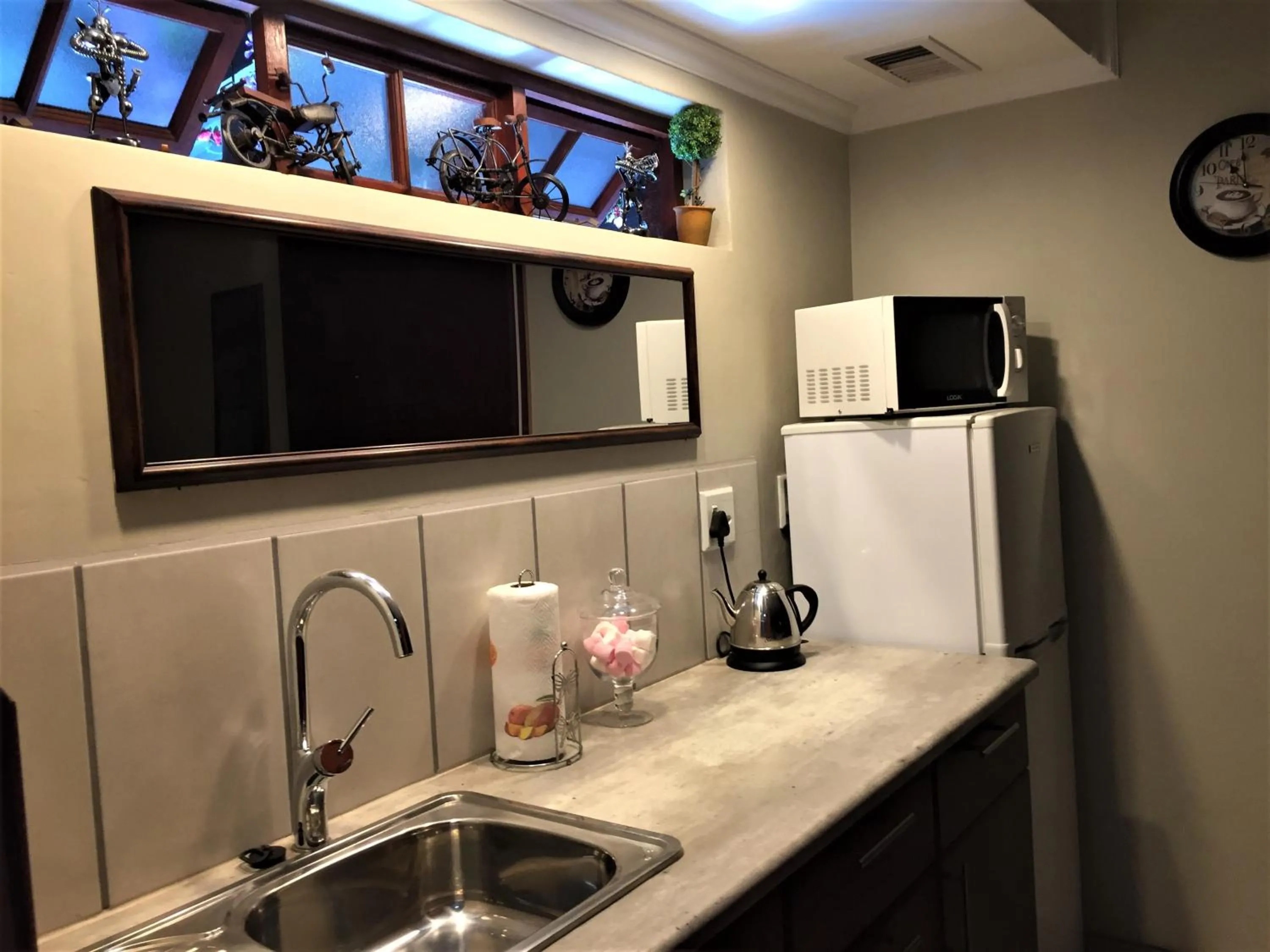 Coffee/tea facilities in The Travel Inn Durban