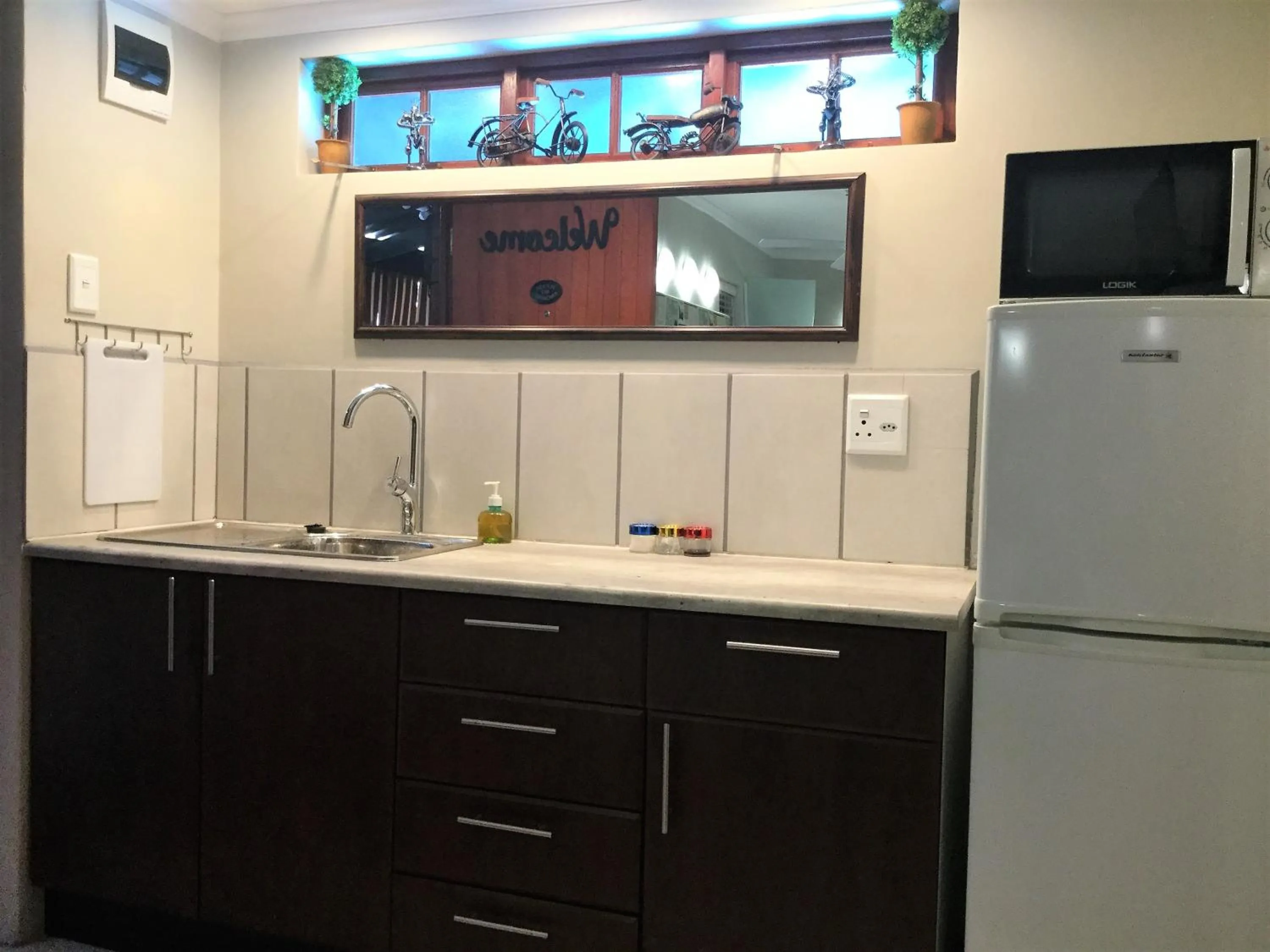Kitchen or kitchenette in The Travel Inn Durban