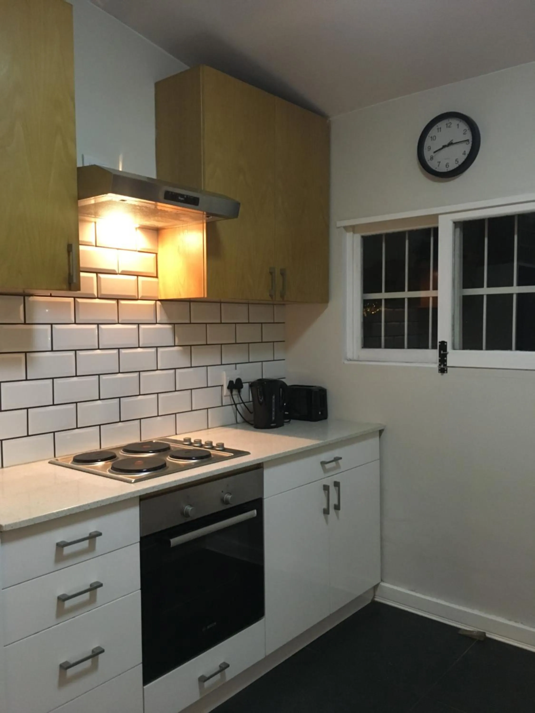 Kitchen or kitchenette in The Travel Inn Durban