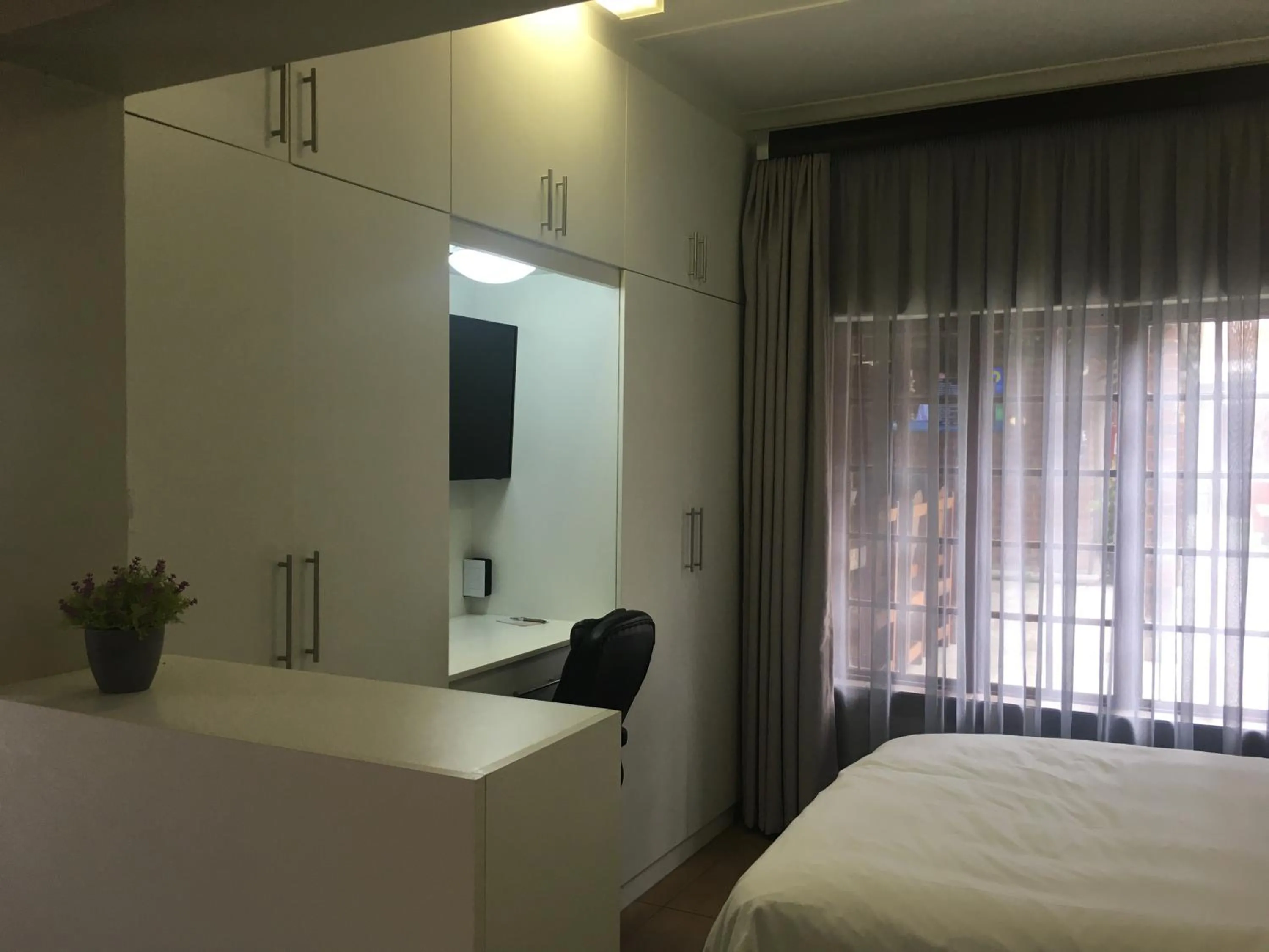 Bedroom, Bed in The Travel Inn Durban