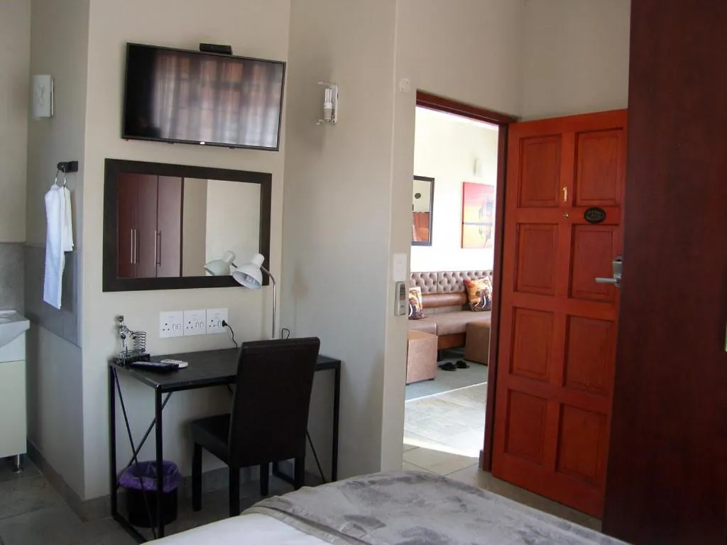 TV and multimedia, Bed in The Travel Inn Durban