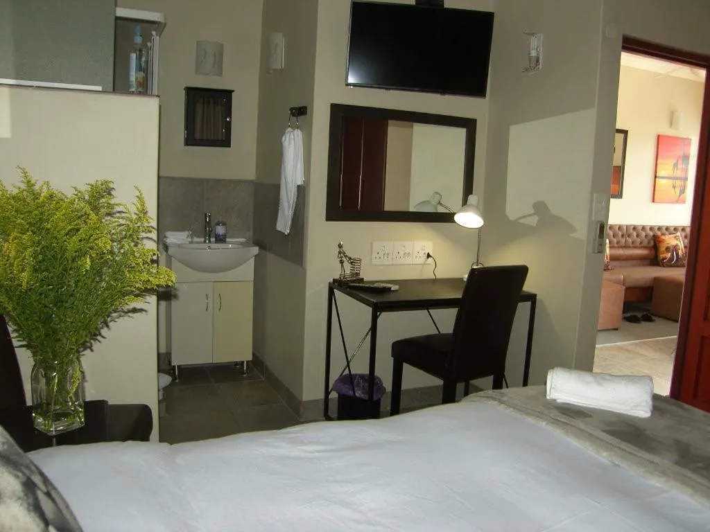 Bedroom, Bed in The Travel Inn Durban