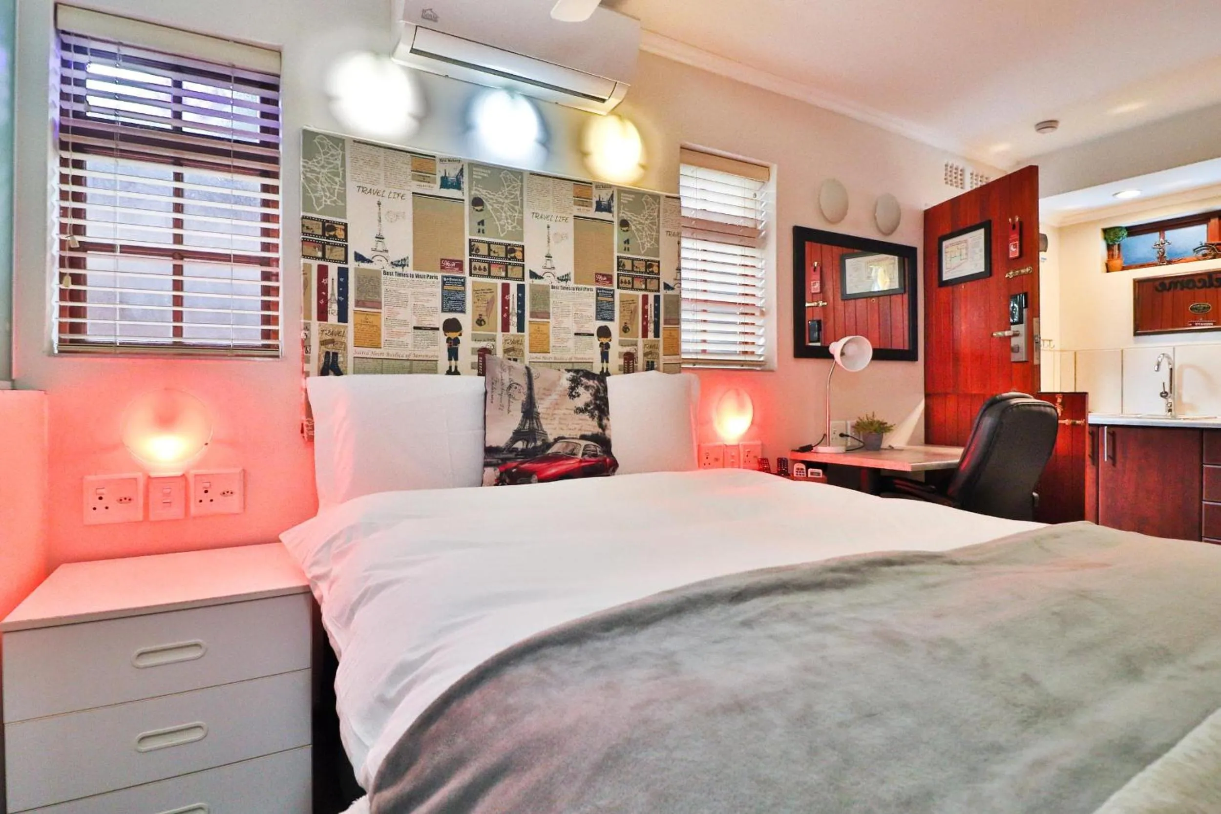 Bed in The Travel Inn Durban