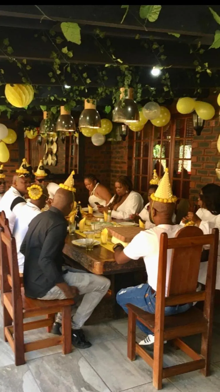 Restaurant/places to eat in The Travel Inn Durban