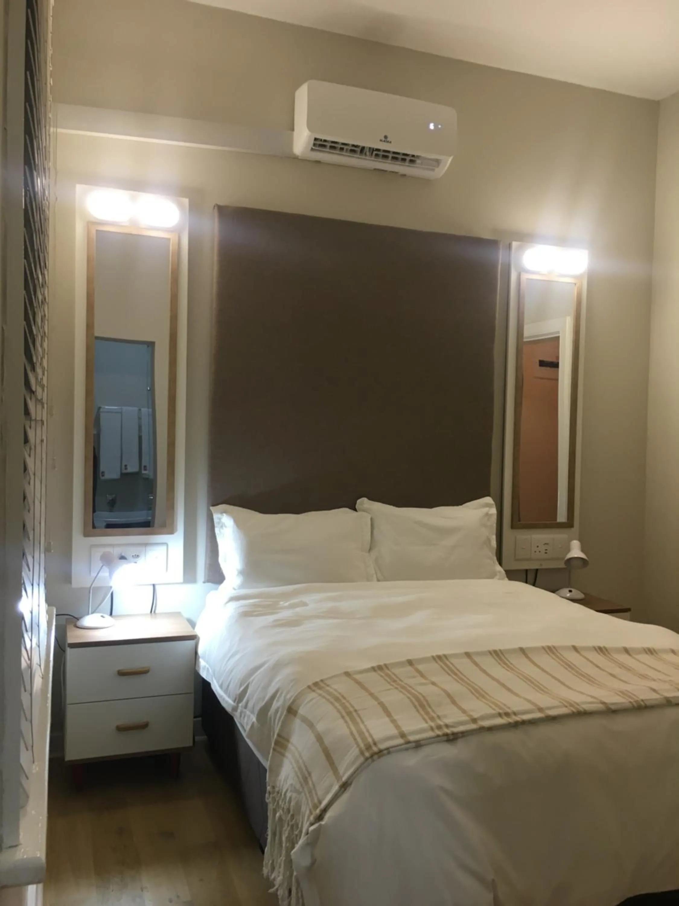 Bed in The Travel Inn Durban