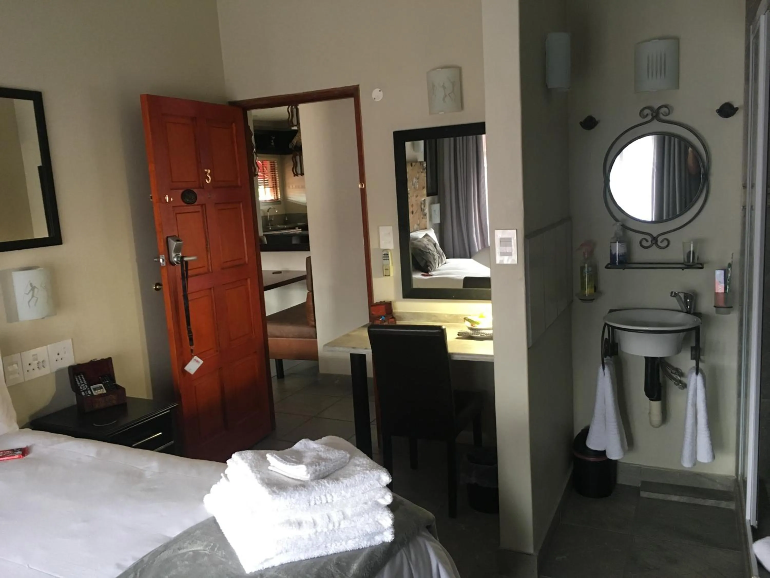 Bathroom, Bed in The Travel Inn Durban