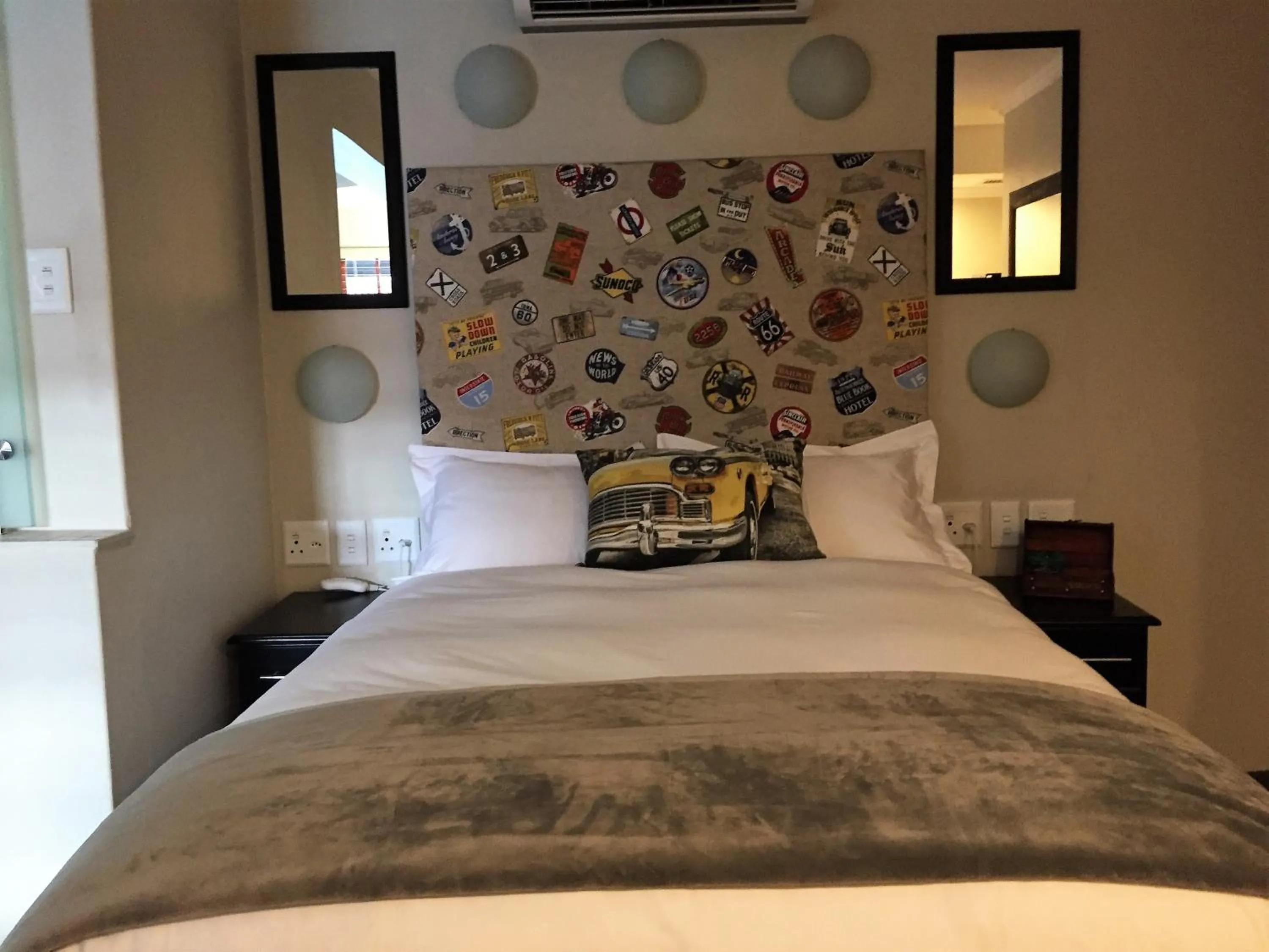 Bedroom, Bed in The Travel Inn Durban