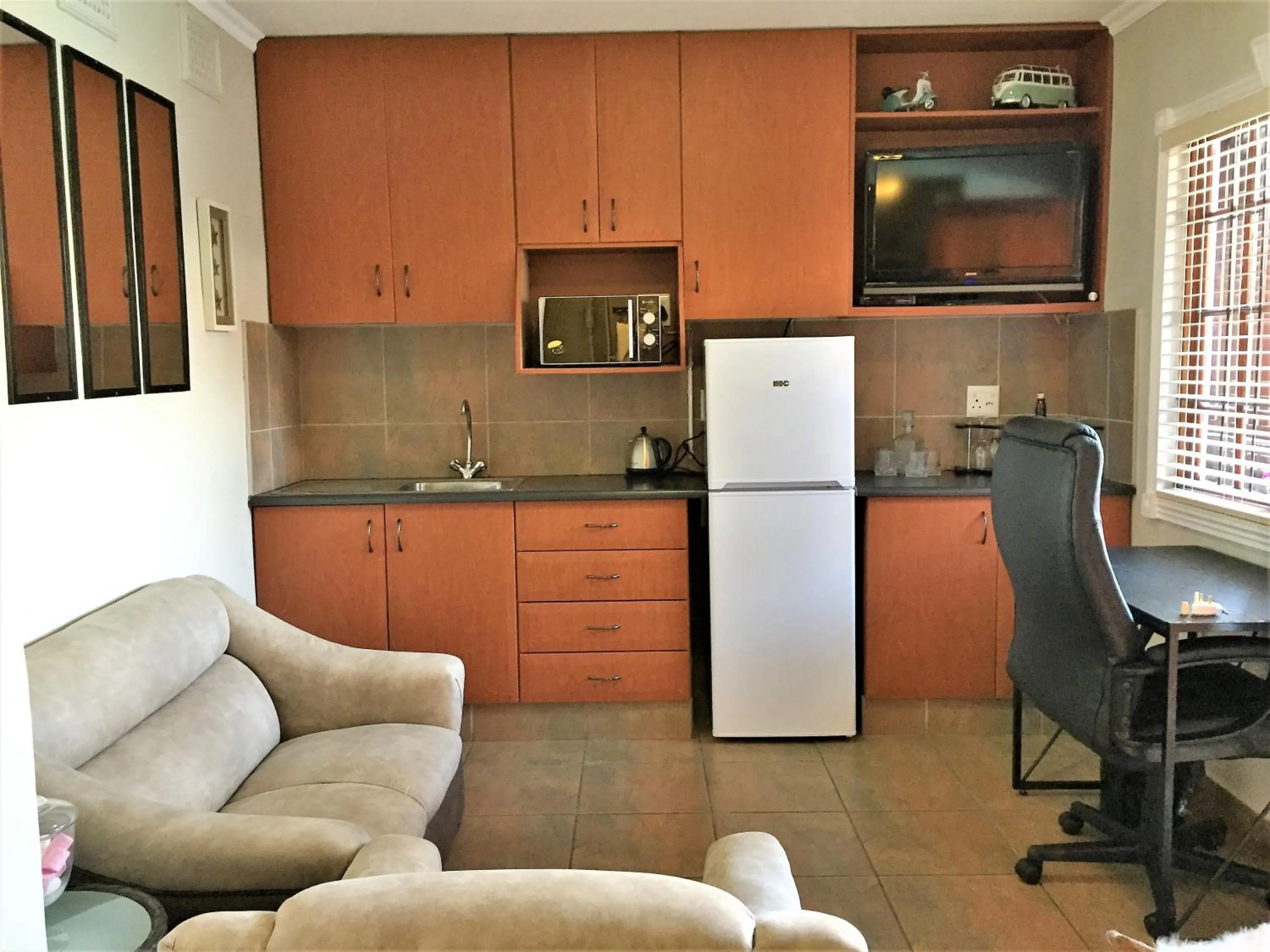 Kitchen or kitchenette in The Travel Inn Durban