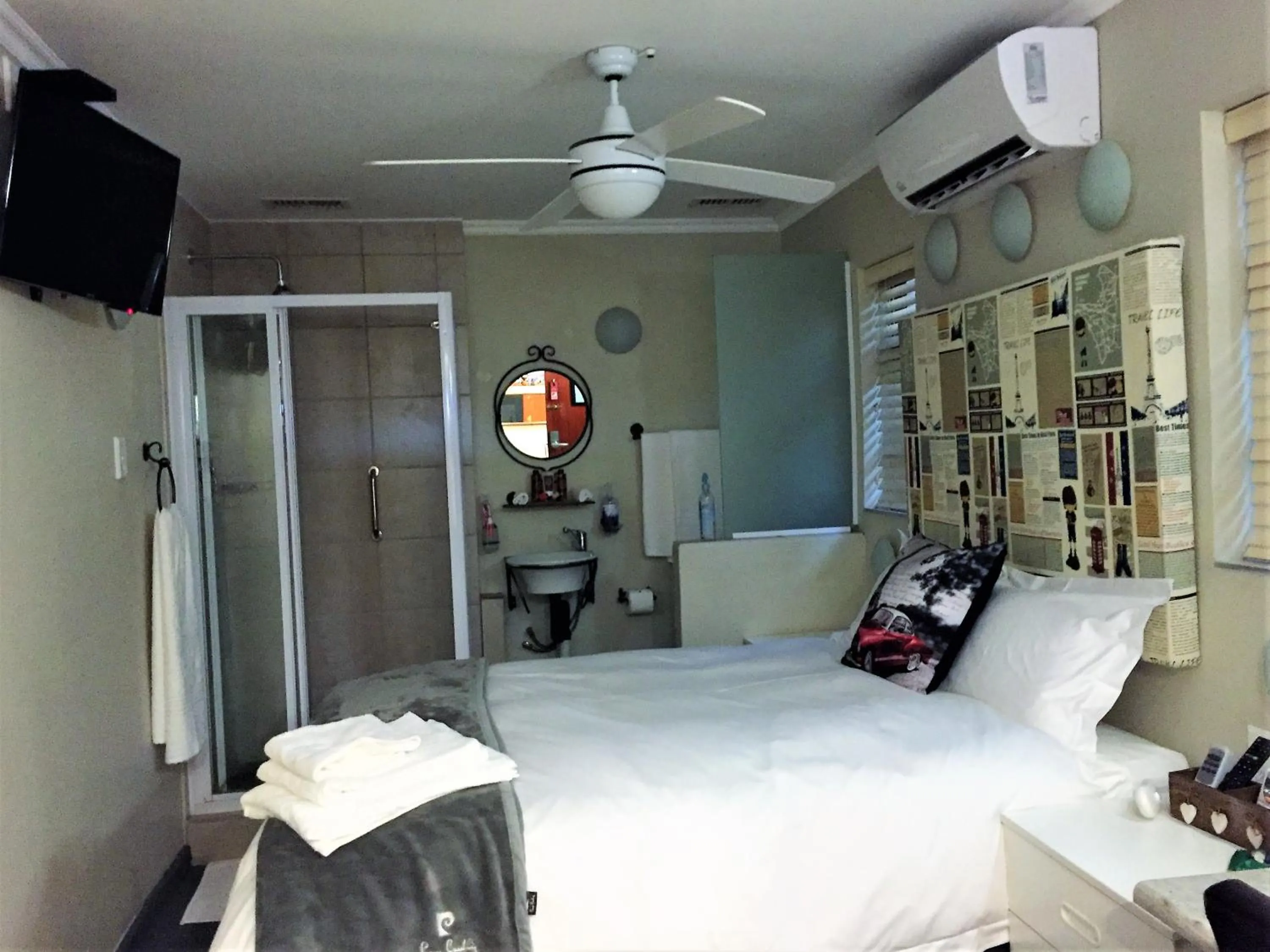 Shower in The Travel Inn Durban