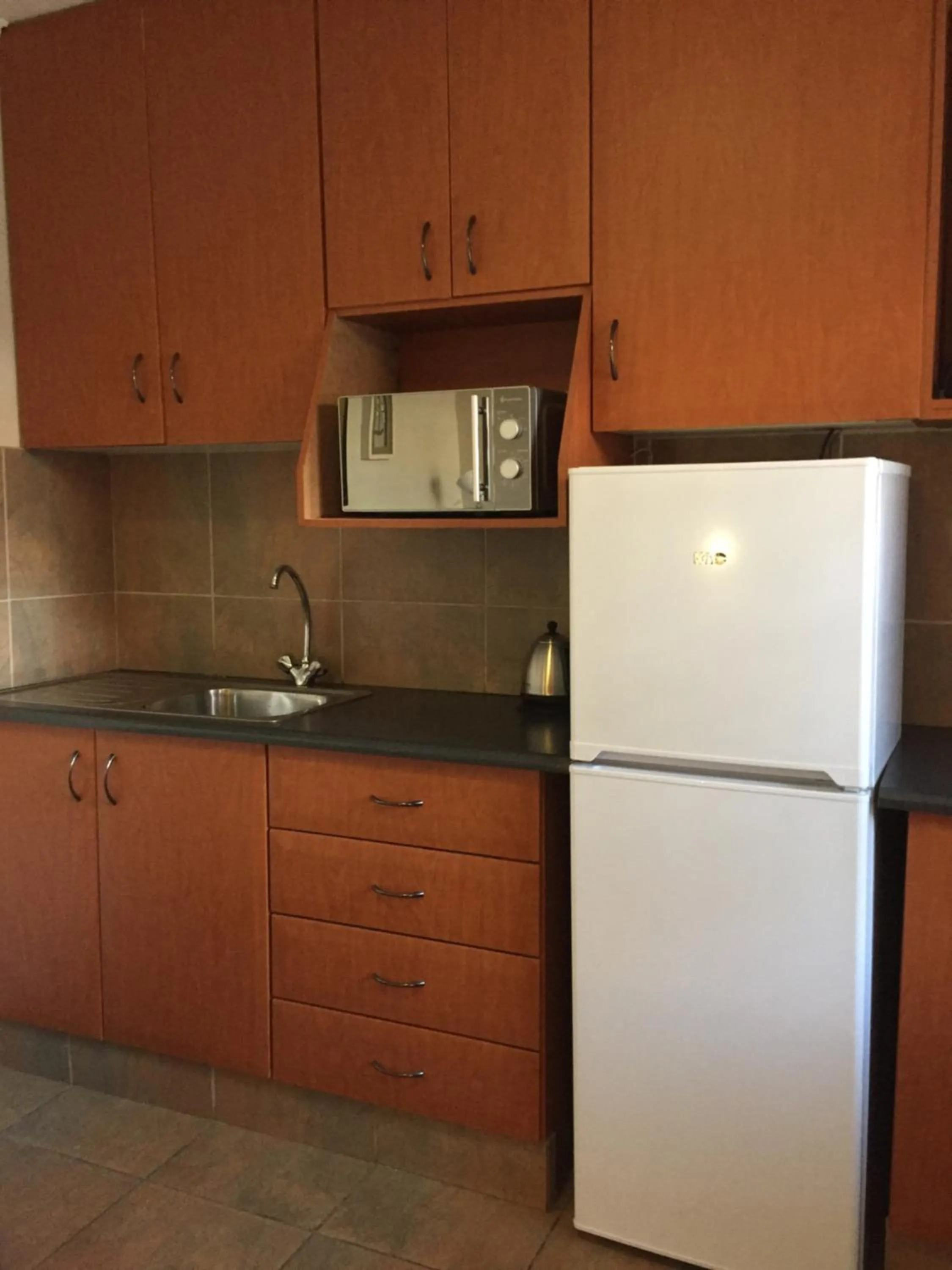 Kitchen or kitchenette in The Travel Inn Durban