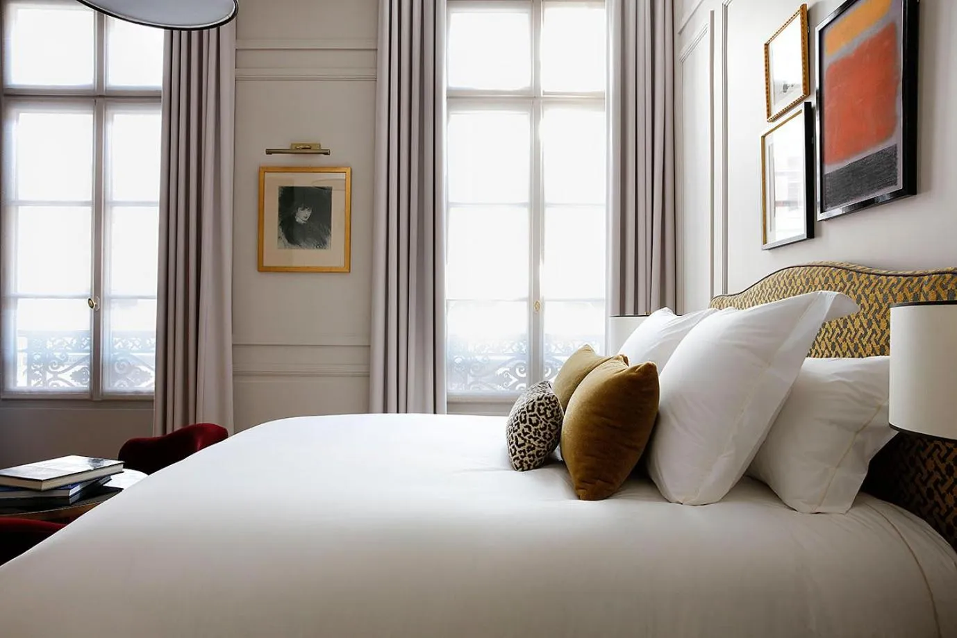 Bedroom, Bed in Les Jardins du Faubourg Hotel & Spa by Shiseido