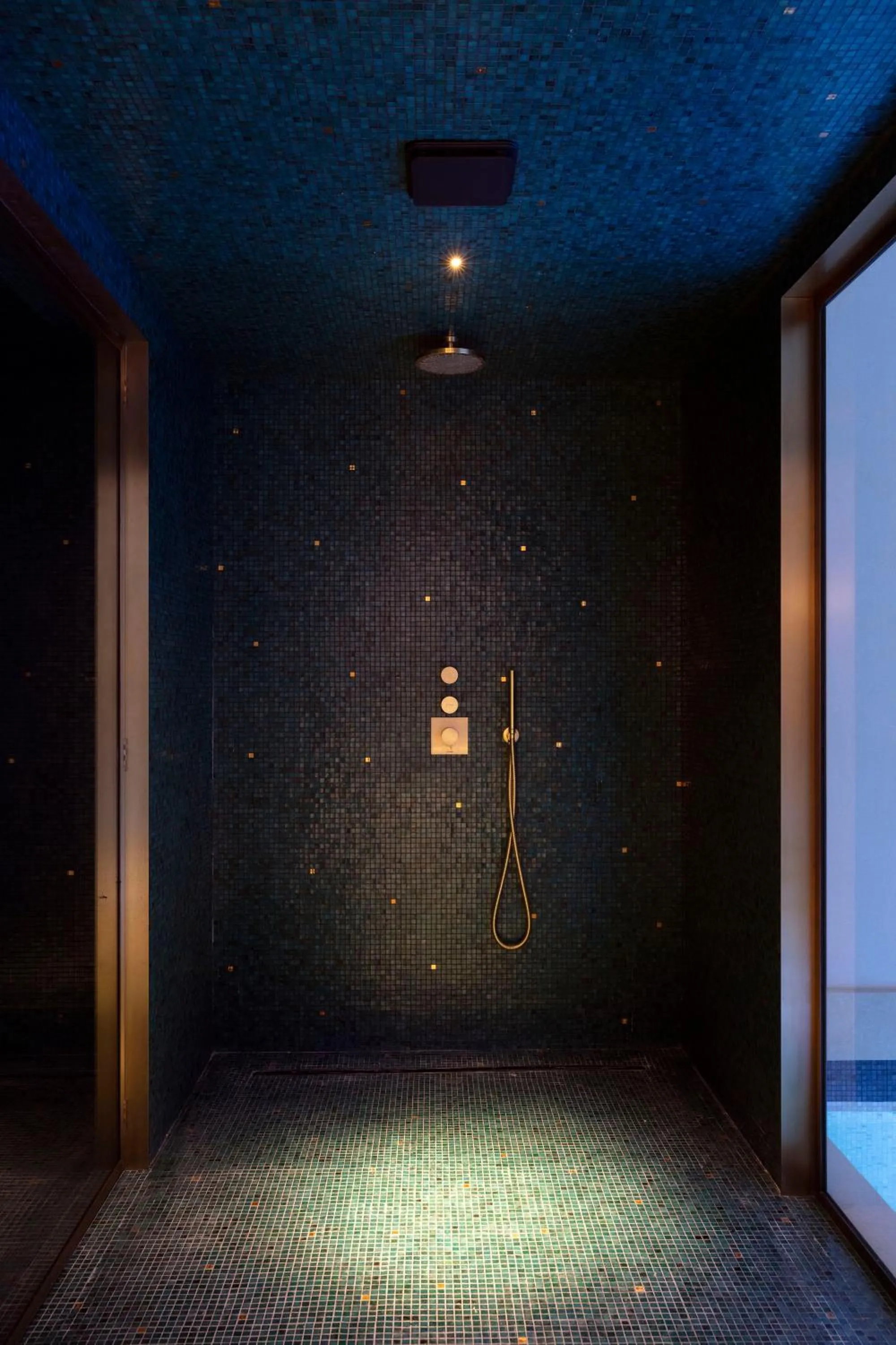 Steam room in Les Jardins du Faubourg Hotel & Spa by Shiseido