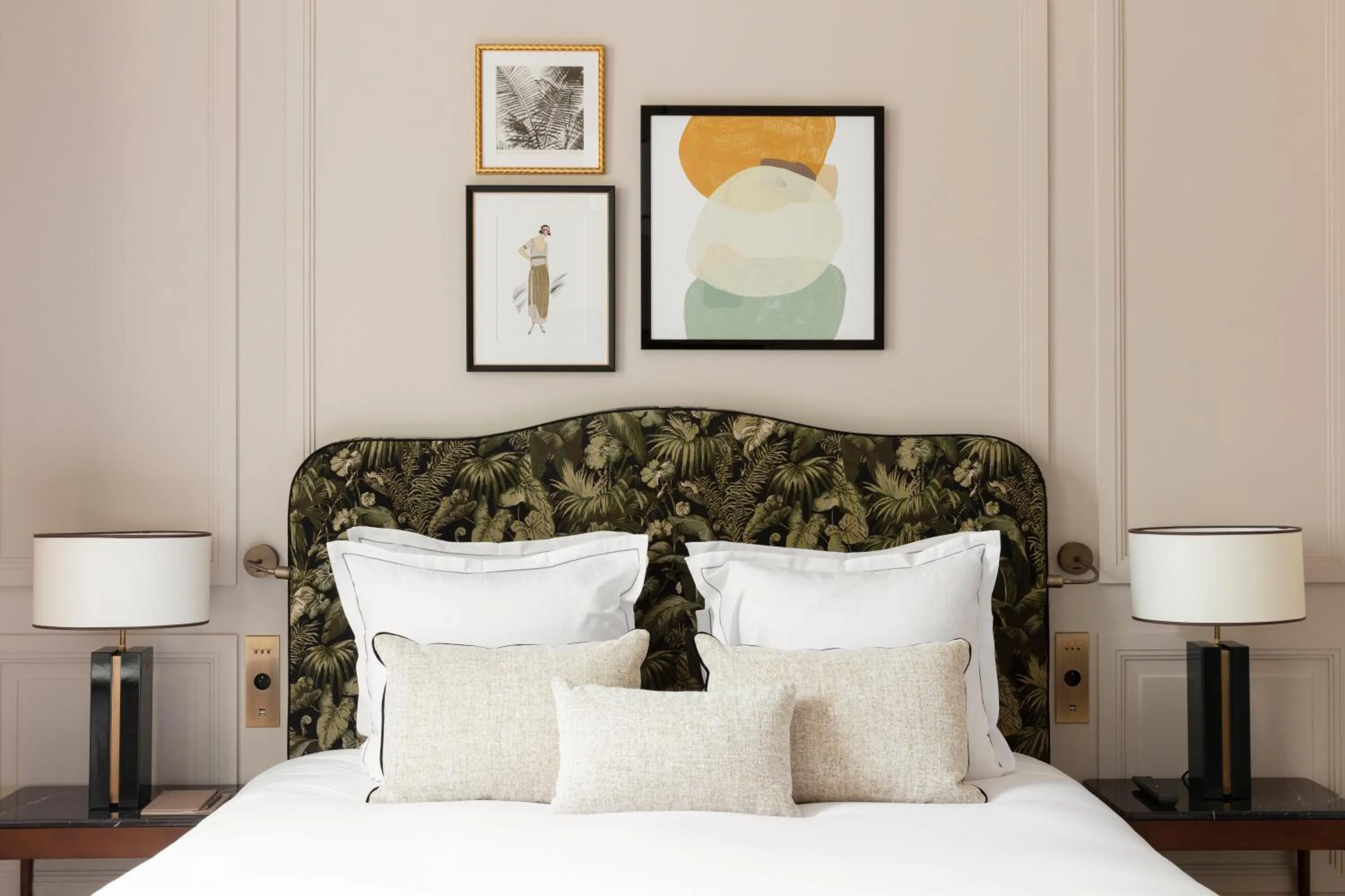 Bedroom, Bed in Les Jardins du Faubourg Hotel & Spa by Shiseido