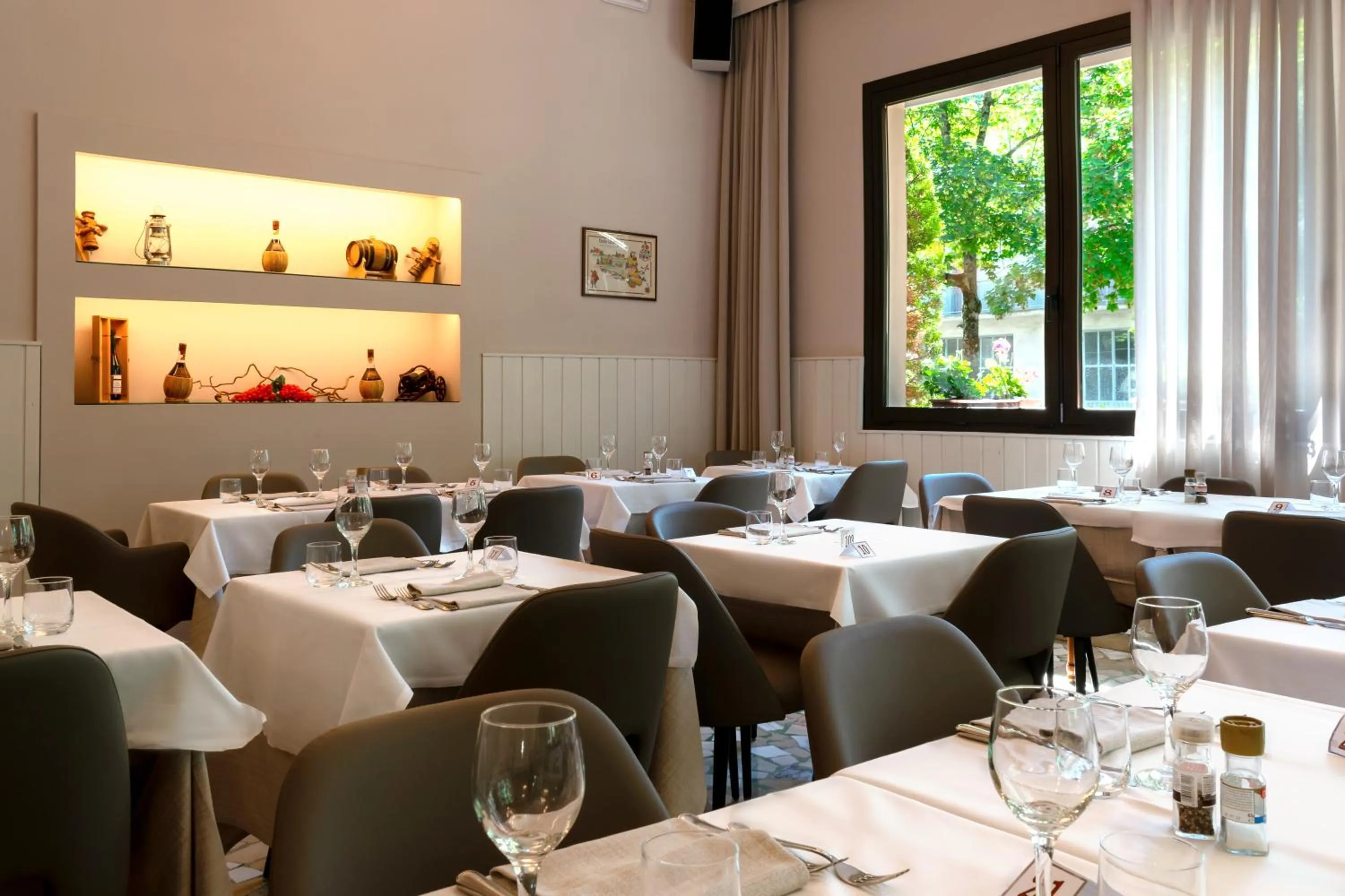 Restaurant/places to eat in Hotel Falco D'Oro by Falco D'Oro Hotels