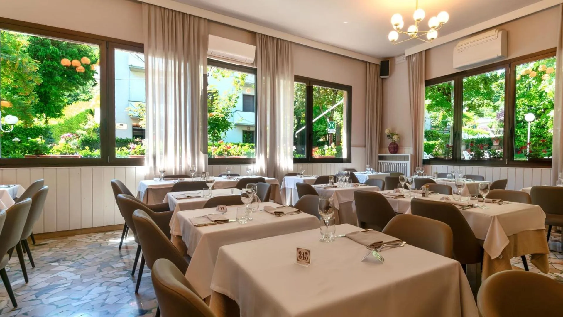 Restaurant/places to eat in Hotel Falco D'Oro by Falco D'Oro Hotels