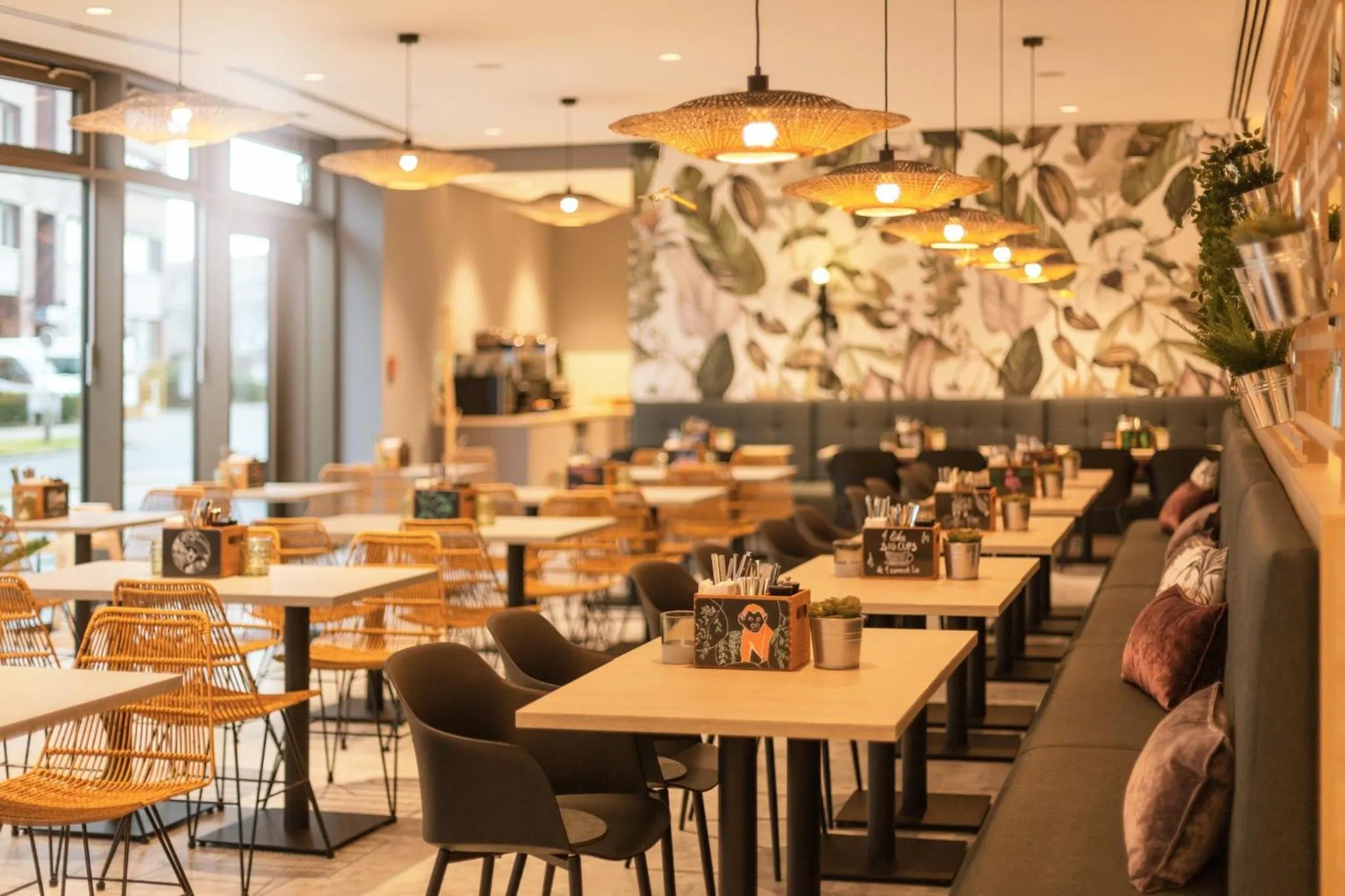 Breakfast in Holiday Inn - the niu, Crusoe Bremen Airport by IHG