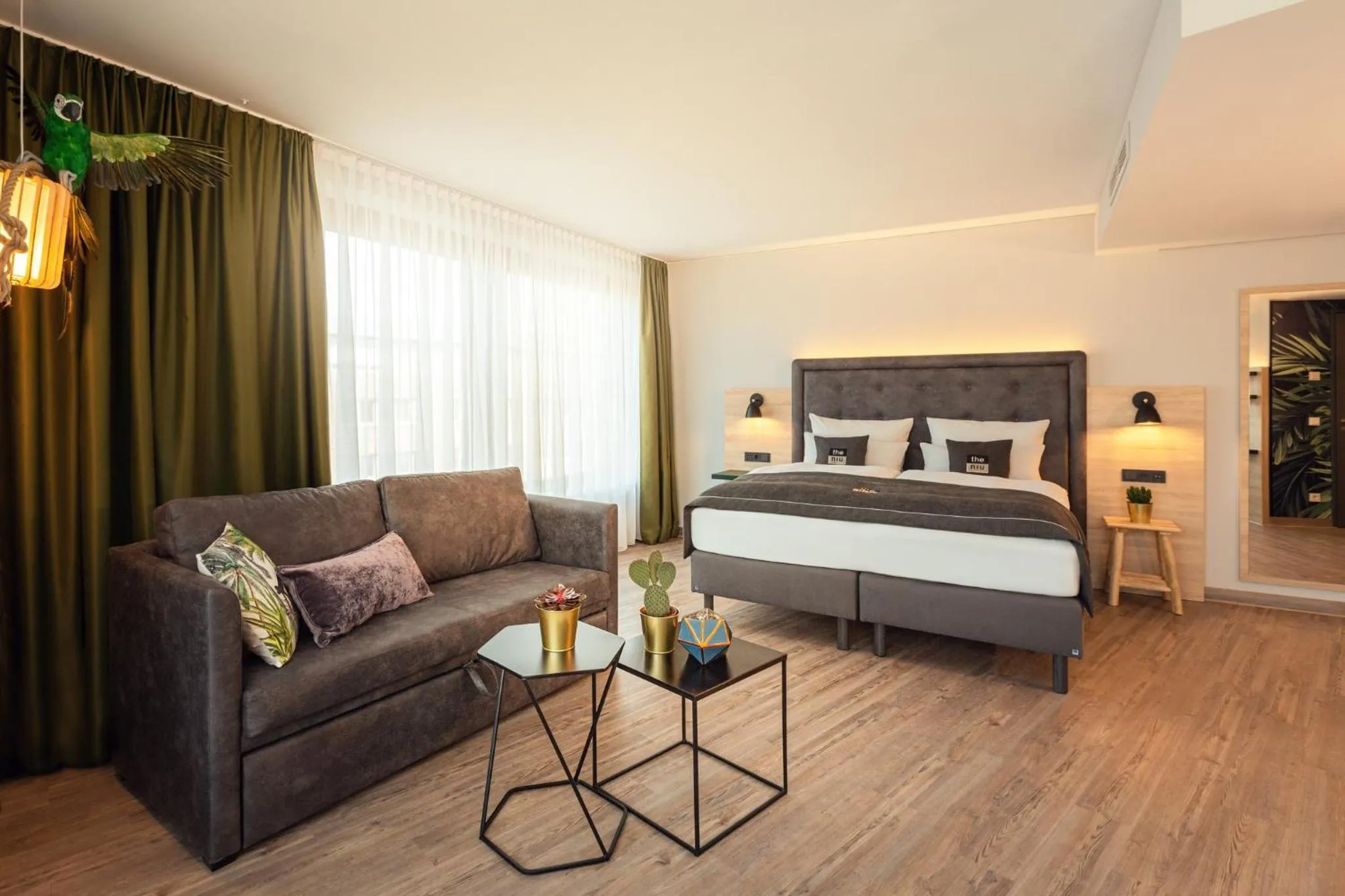 Photo of the whole room, Bed in Holiday Inn - the niu, Crusoe Bremen Airport by IHG