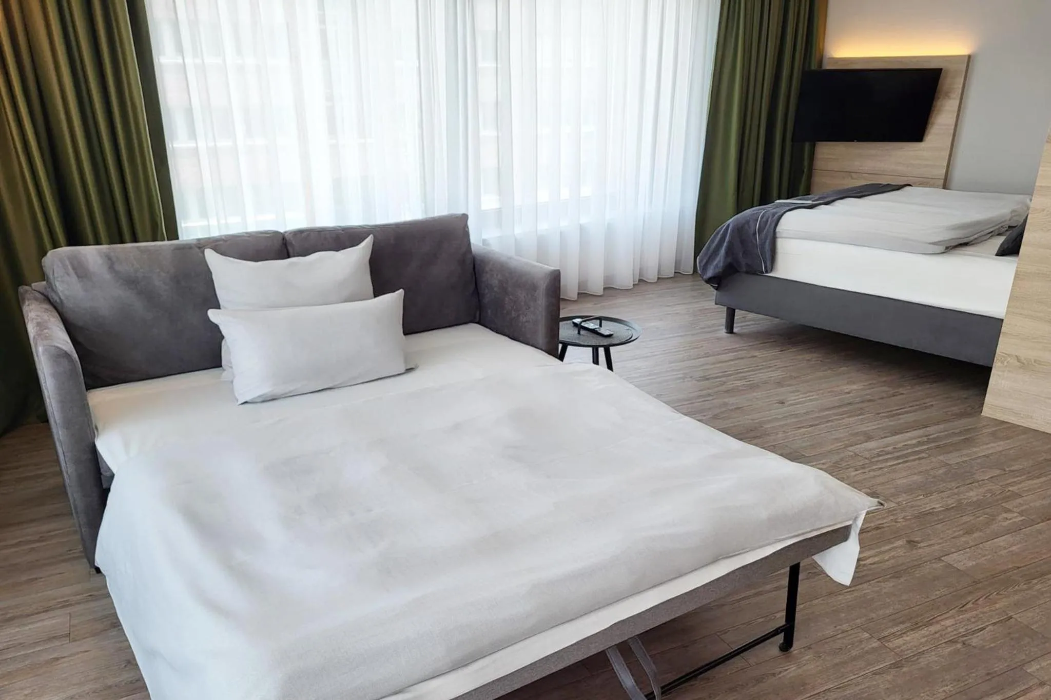 Photo of the whole room, Bed in Holiday Inn - the niu, Crusoe Bremen Airport by IHG