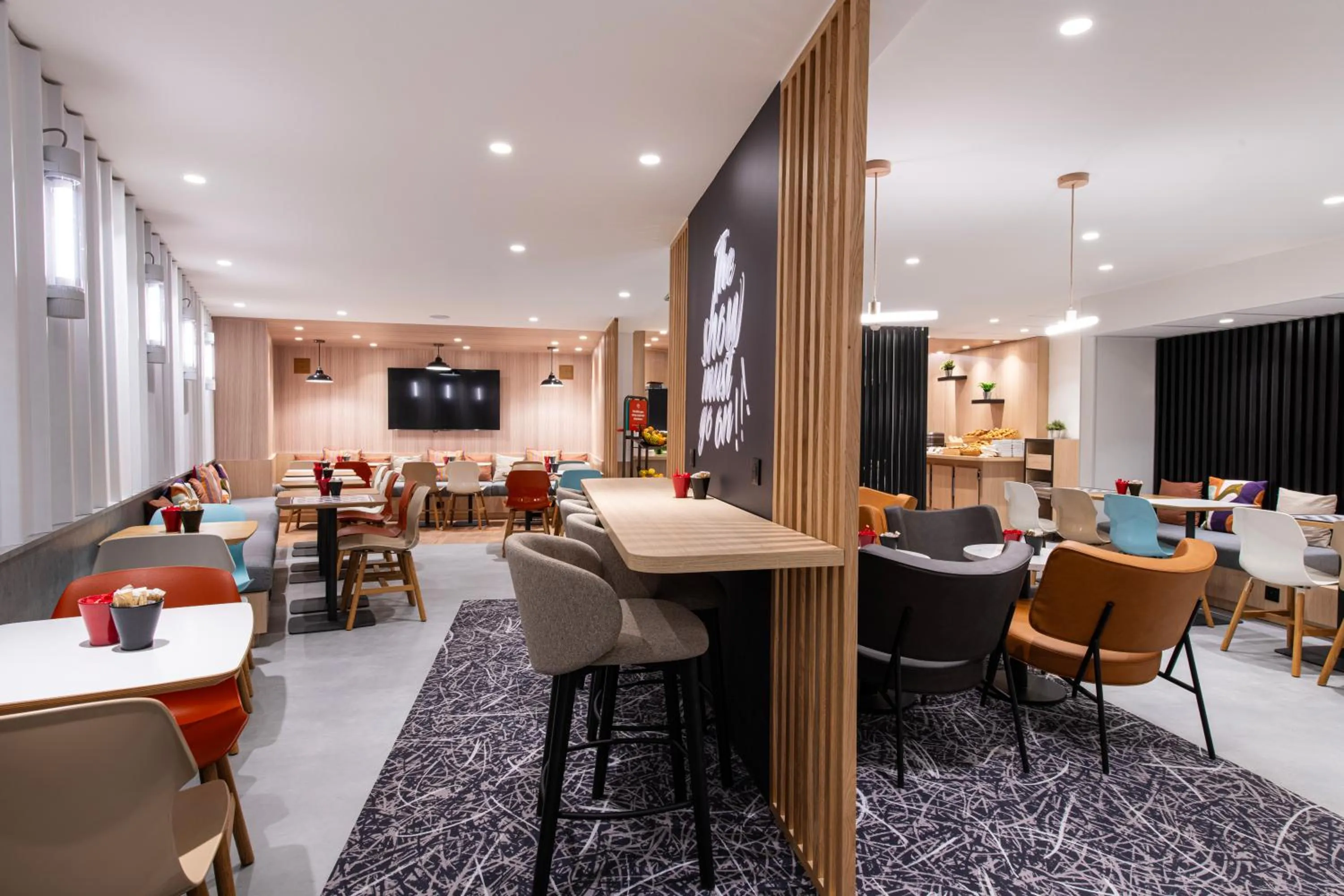 Restaurant/places to eat in ibis Paris Avenue d'Italie 13ème