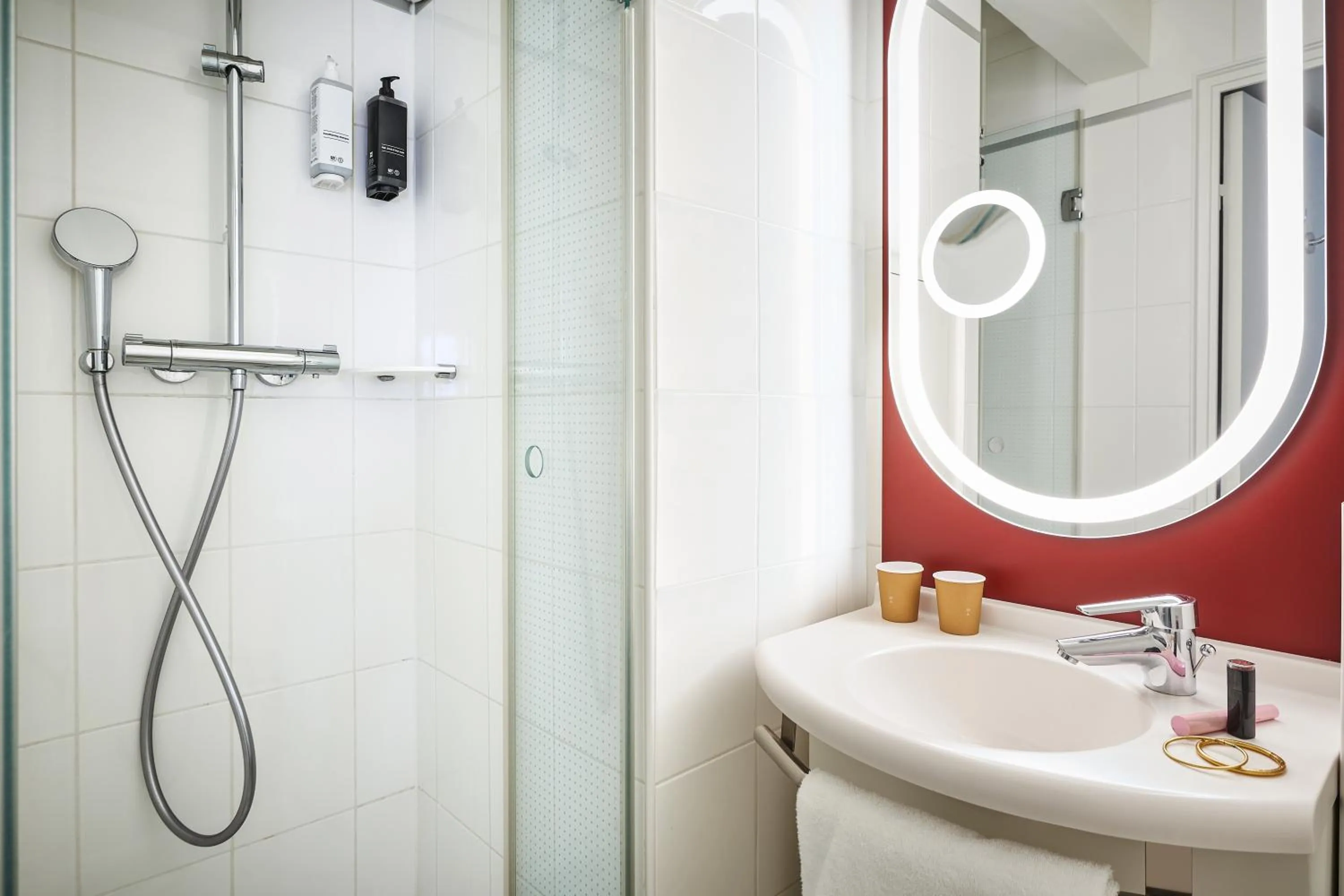 Bathroom in ibis Paris Avenue d'Italie 13ème