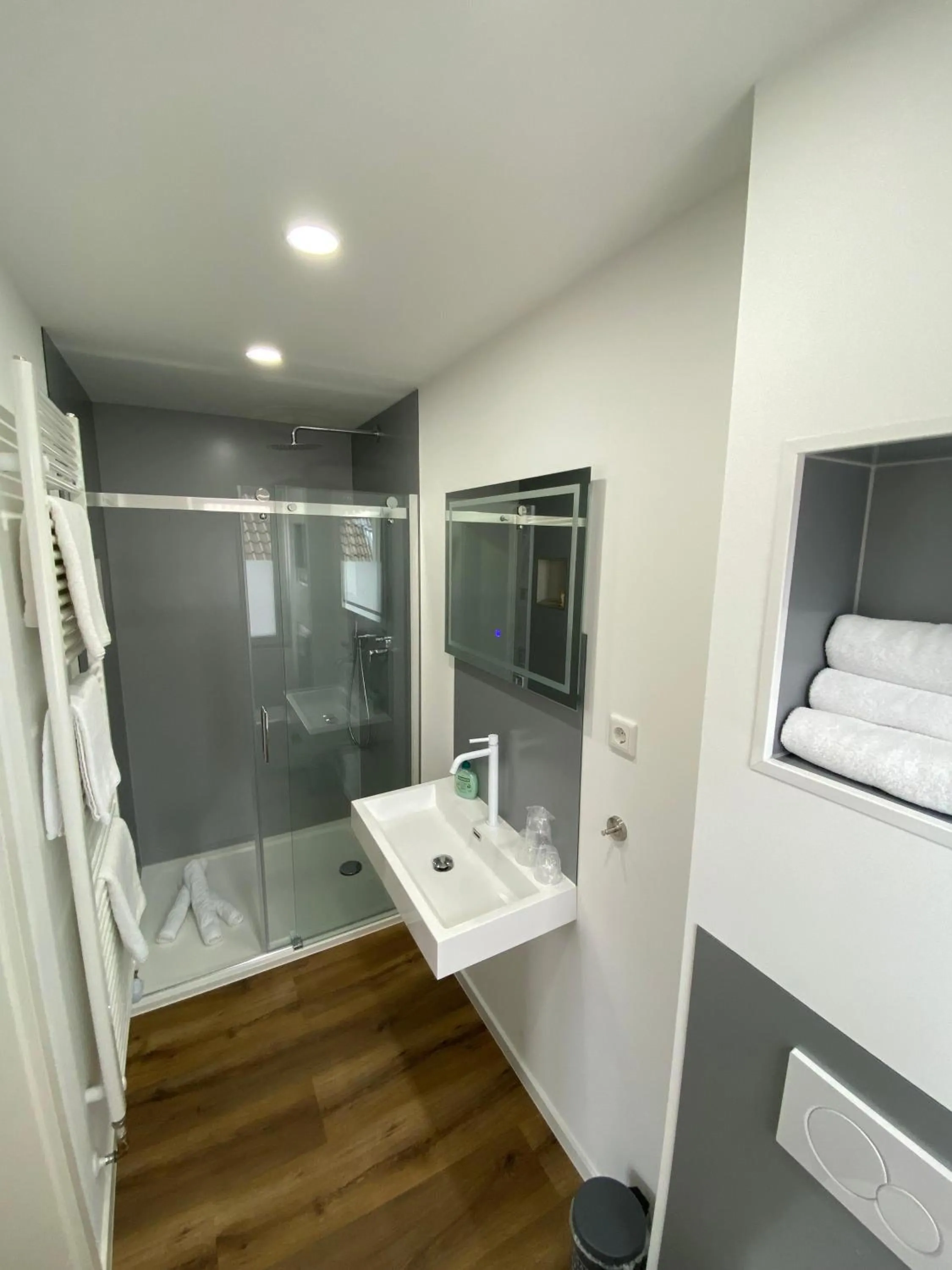 Bathroom in RobrookS Hotel Garni