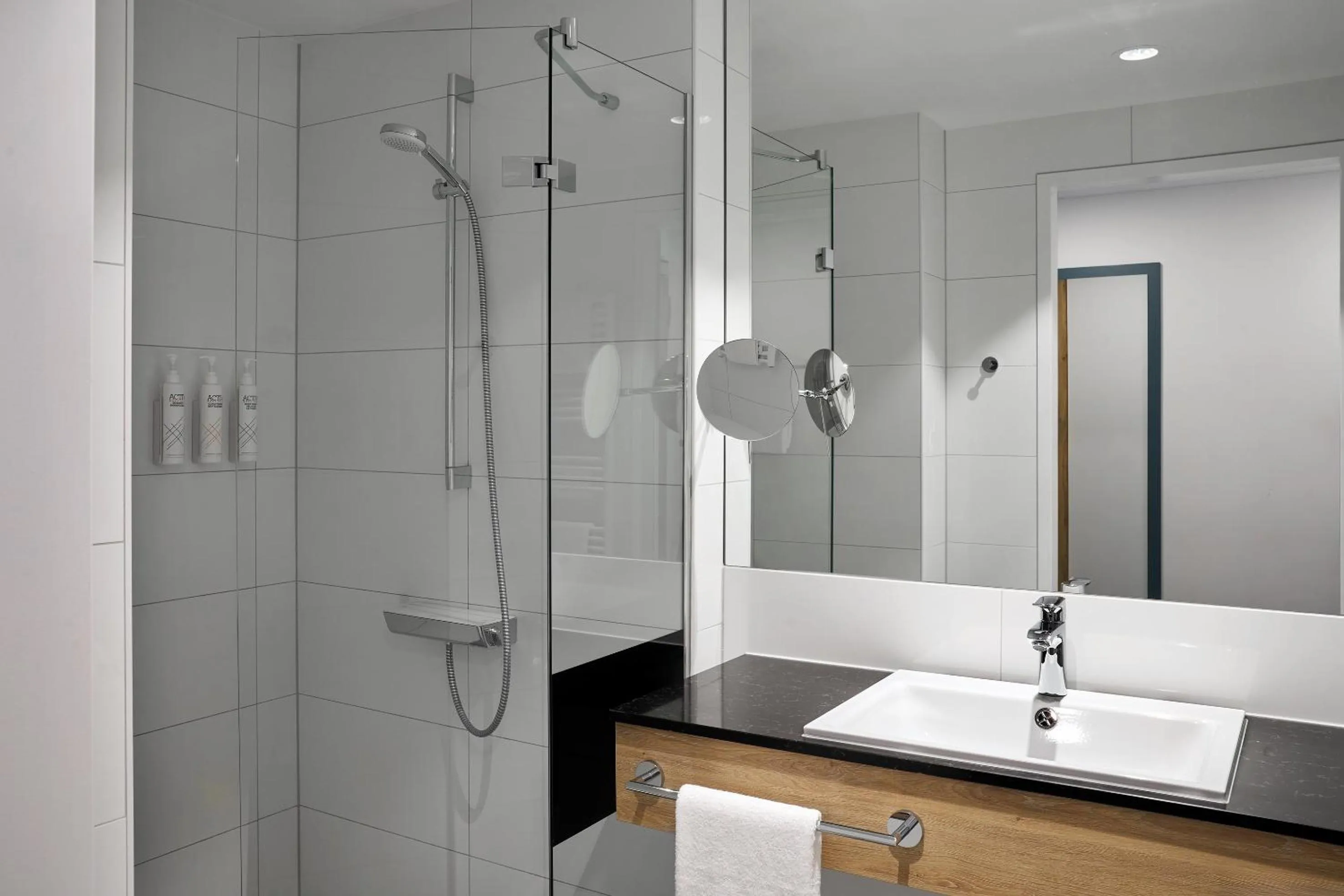 Bathroom in Four Points Flex by Sheraton Bochum