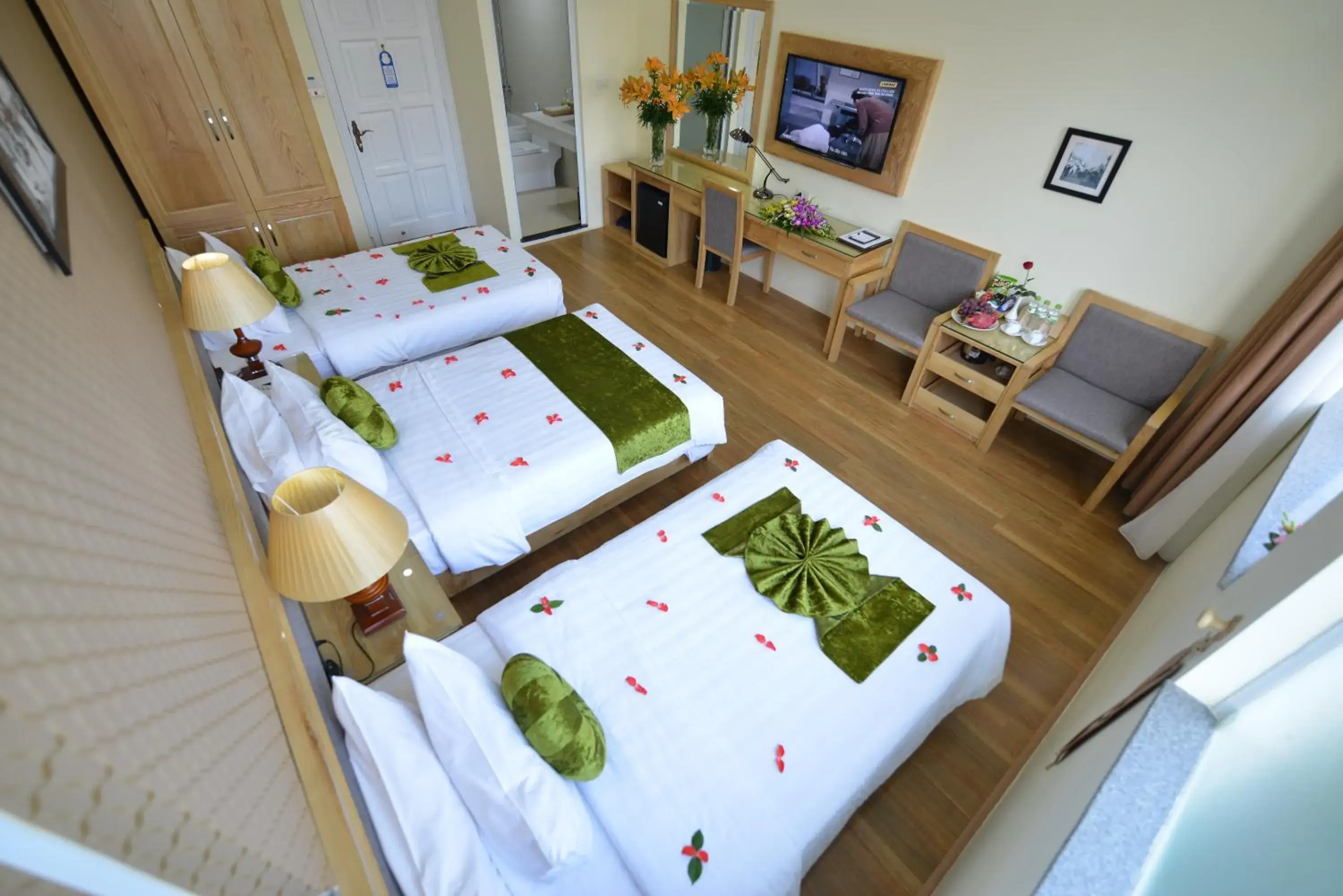 Photo of the whole room, Bed in Blue Hanoi Inn Hotel Photo of the whole room, Bed in Blue Hanoi Inn Hotel