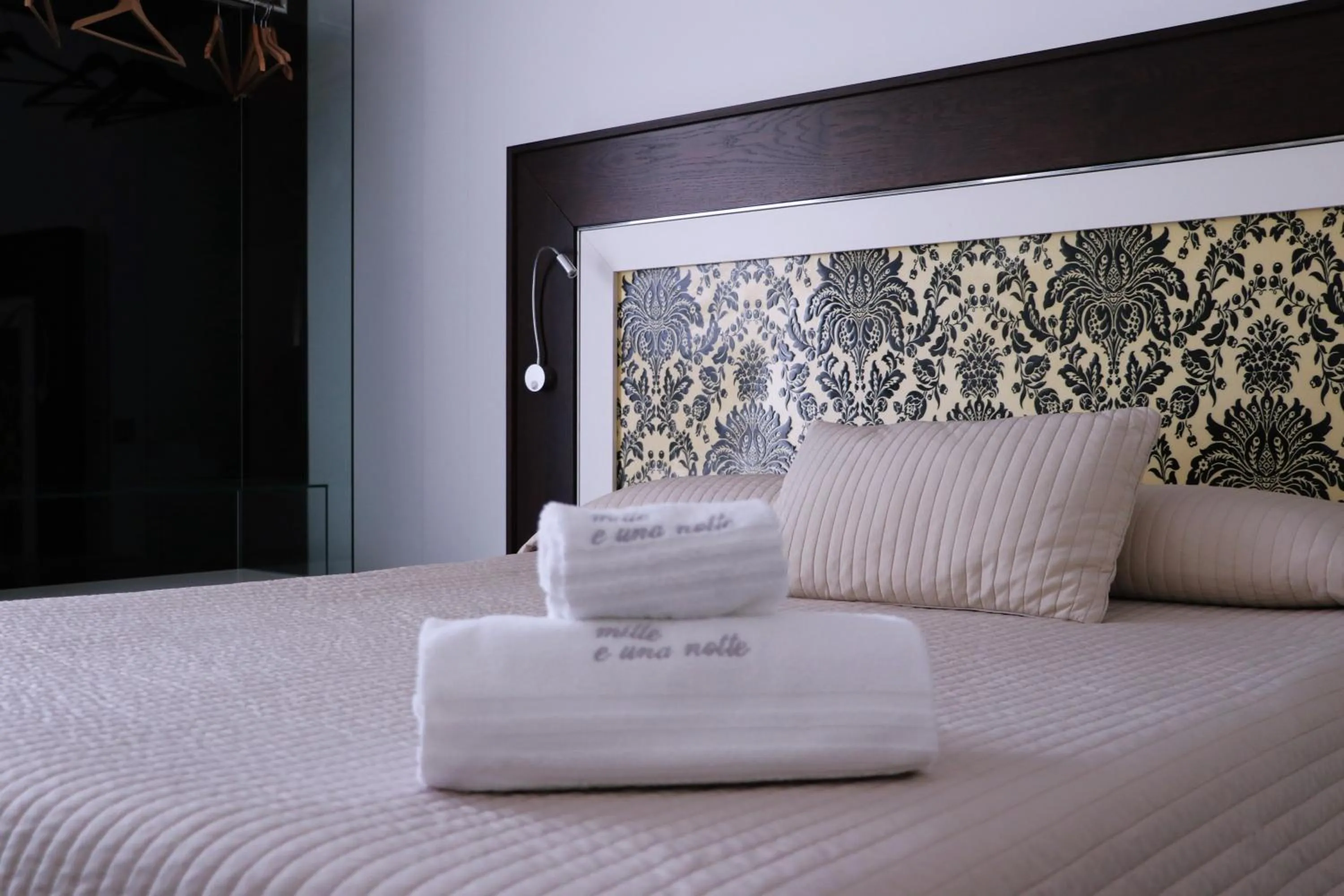 Bedroom, Bed in Mille e Una Notte