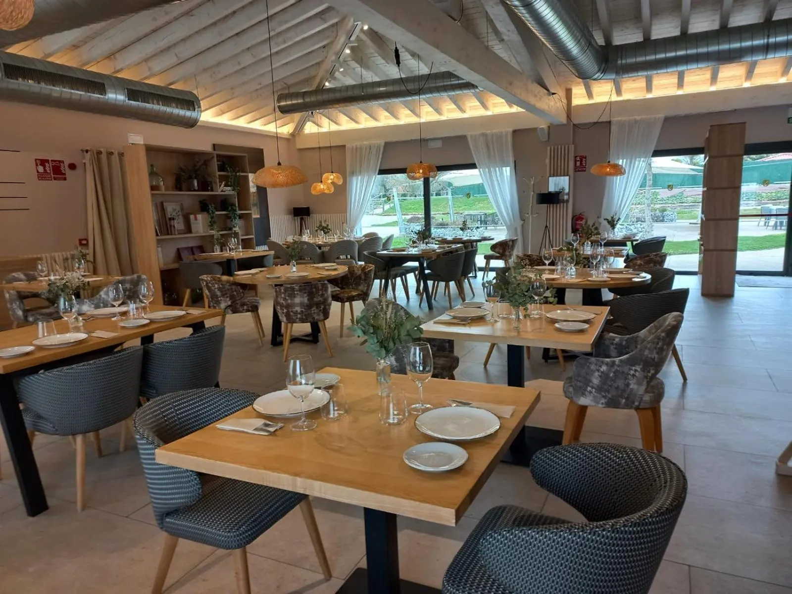 Restaurant/places to eat in Natura Resorts