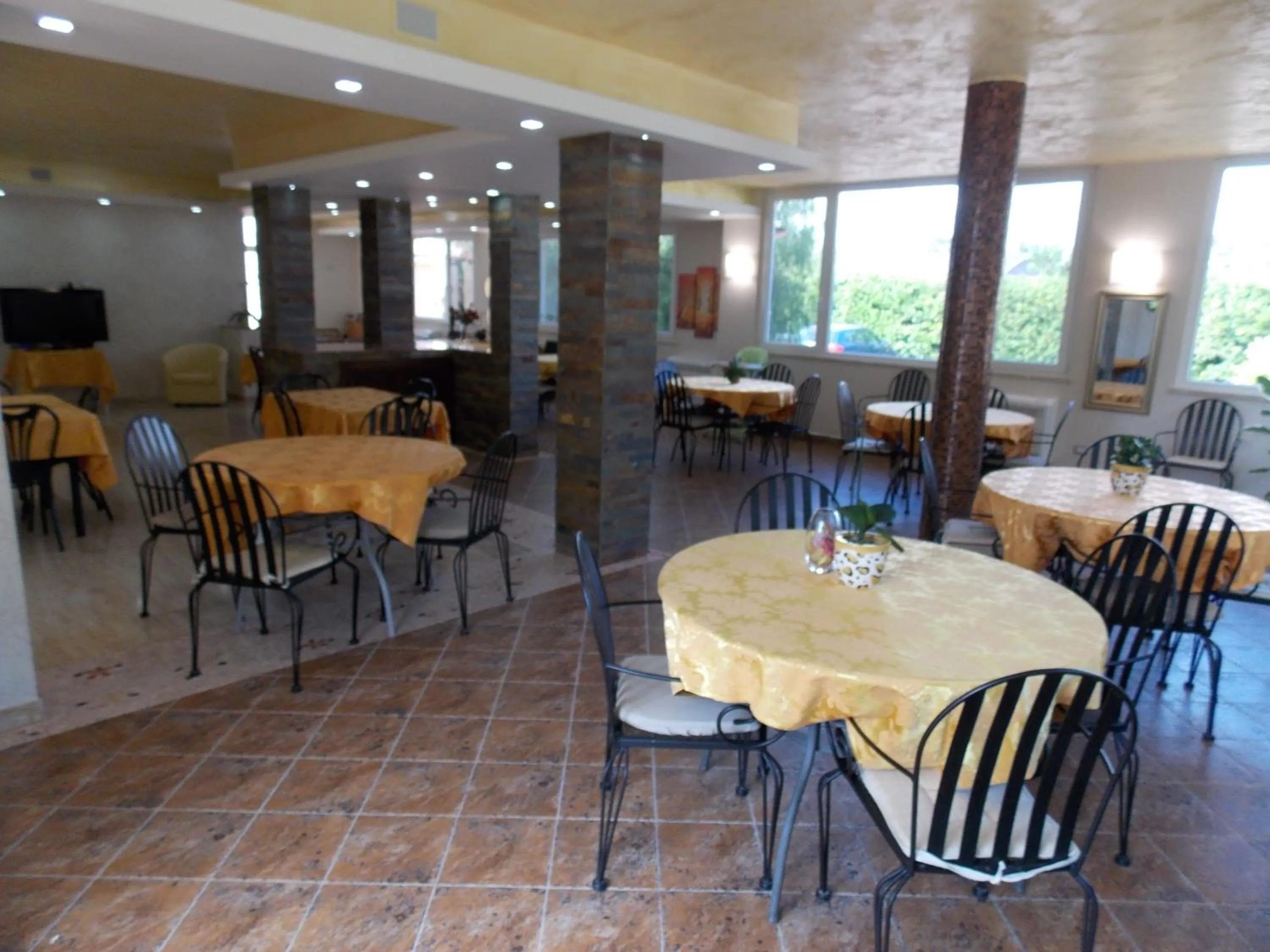 Business facilities in Hotel Villa Aurora