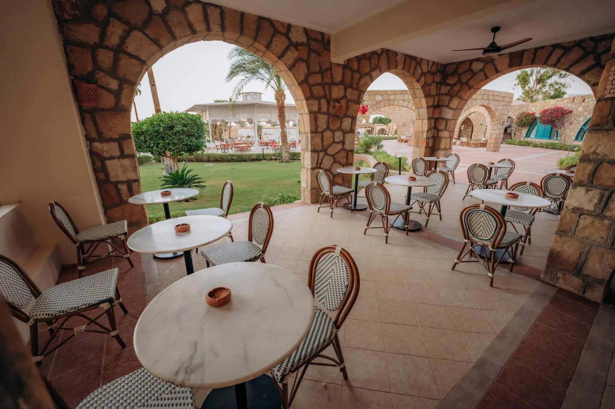 Restaurant/places to eat in Seti Abu Simbel Lake Resort