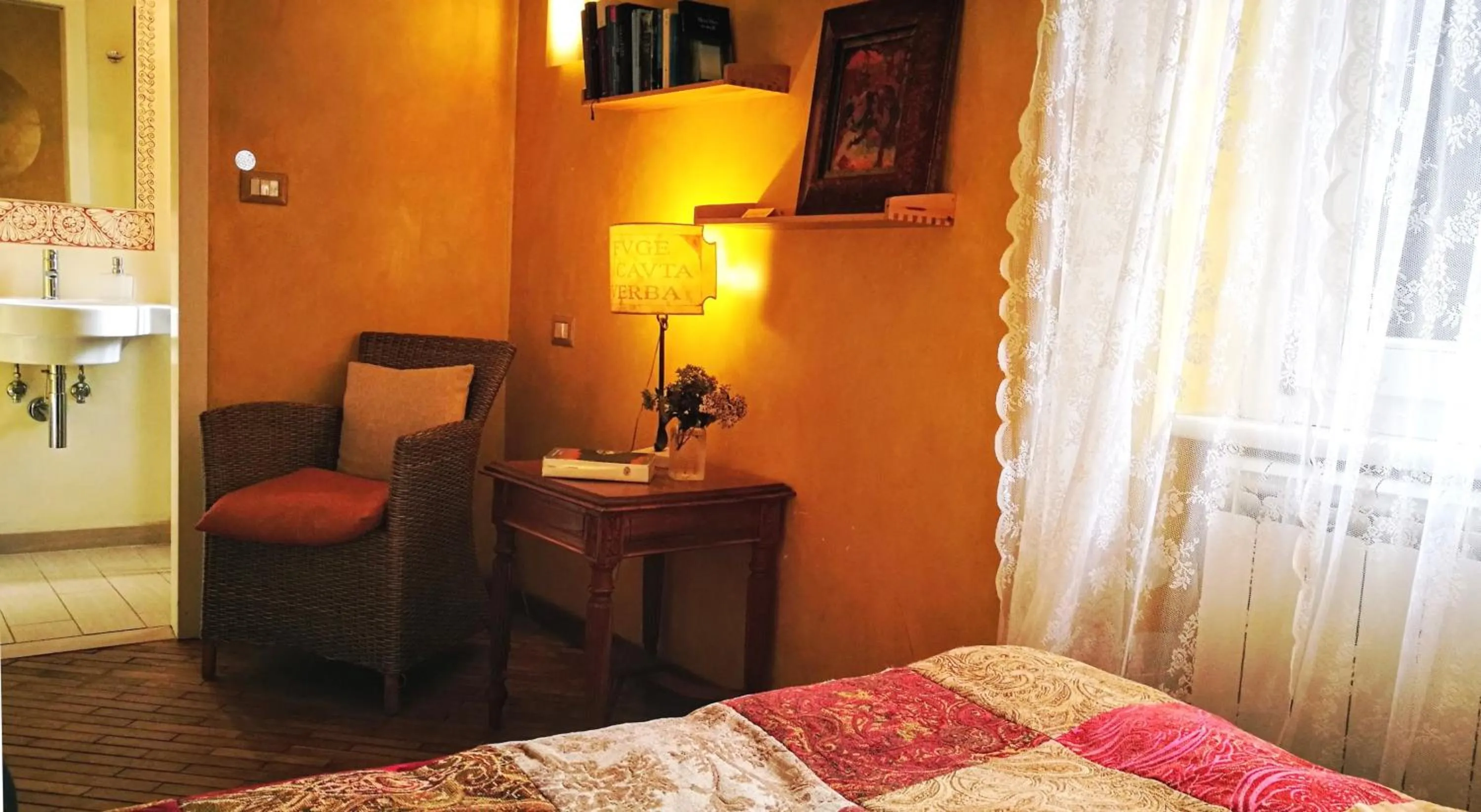 Bathroom, Bed in Locanda di Mirandolina