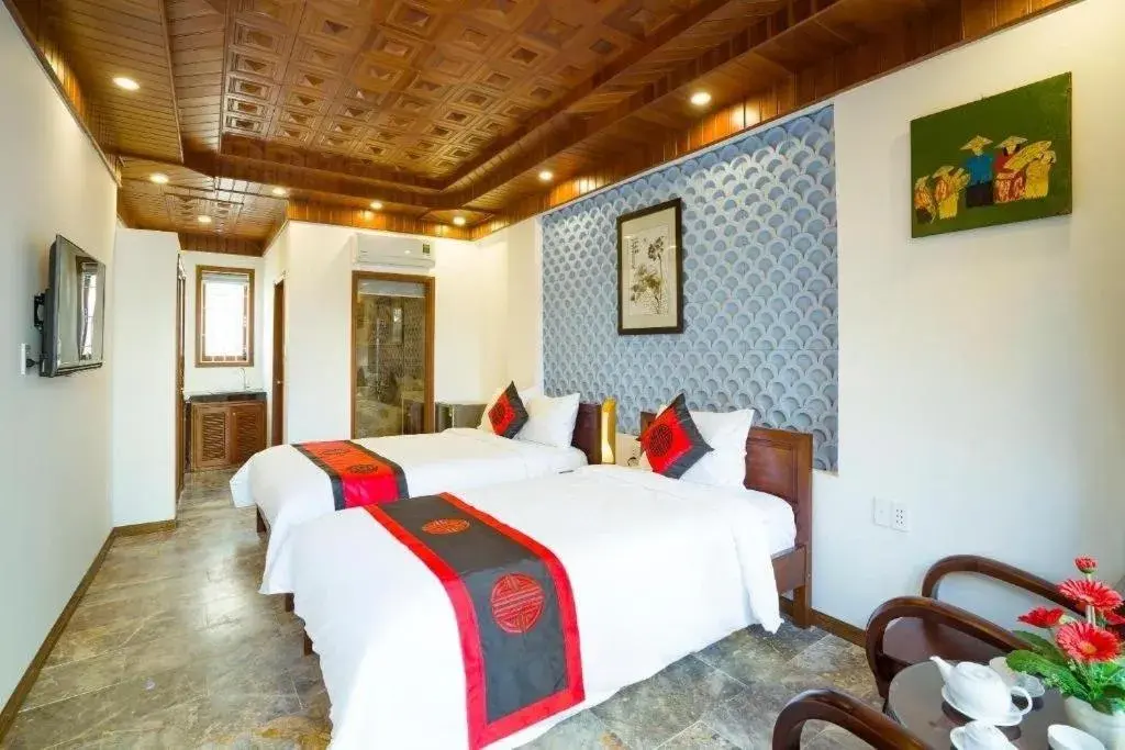 Triple Room with Pool View in Green Grapefruit Villa Triple Room with Pool View in Green Grapefruit Villa