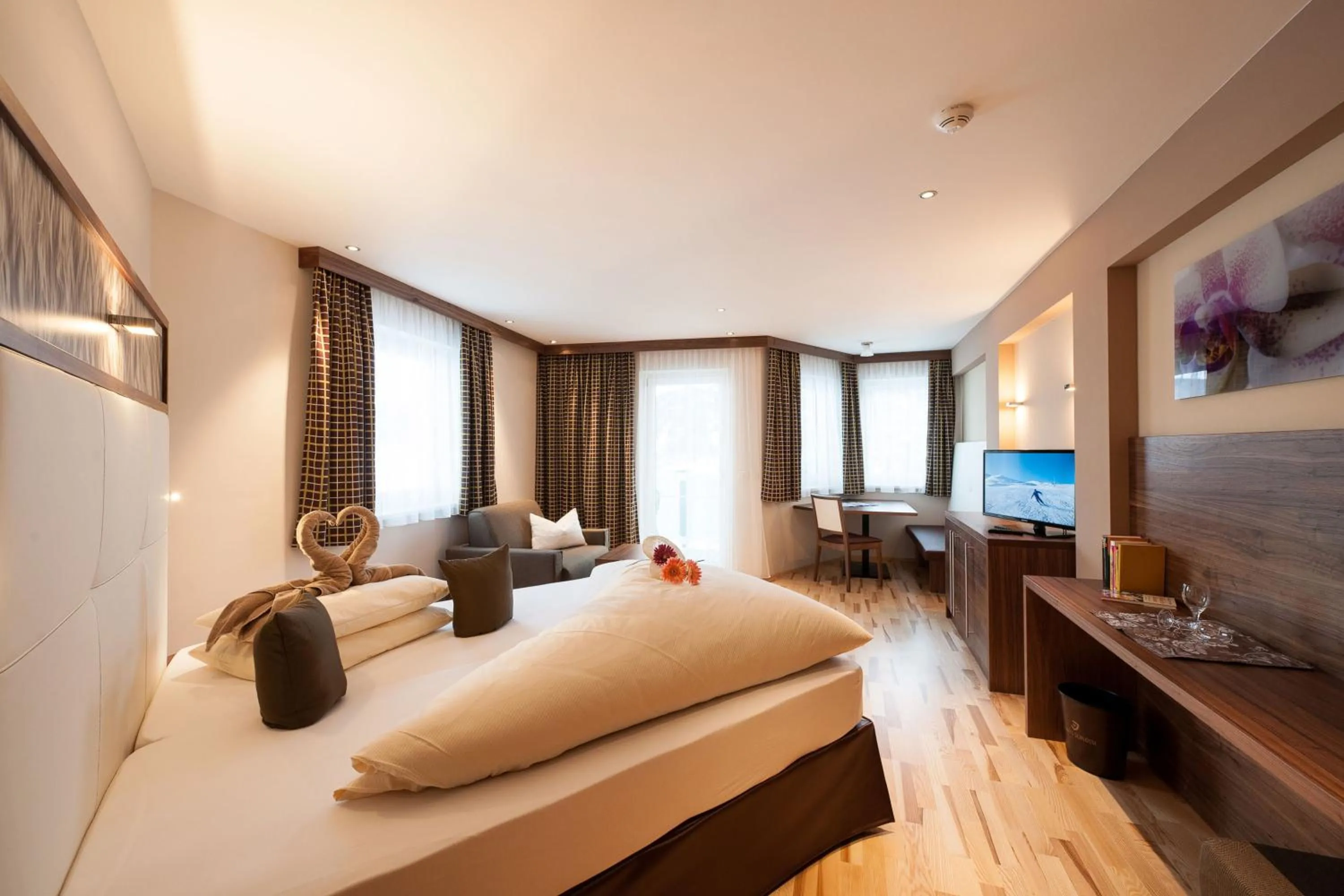 Photo of the whole room, Bed in Hotel Jennys Schlössl