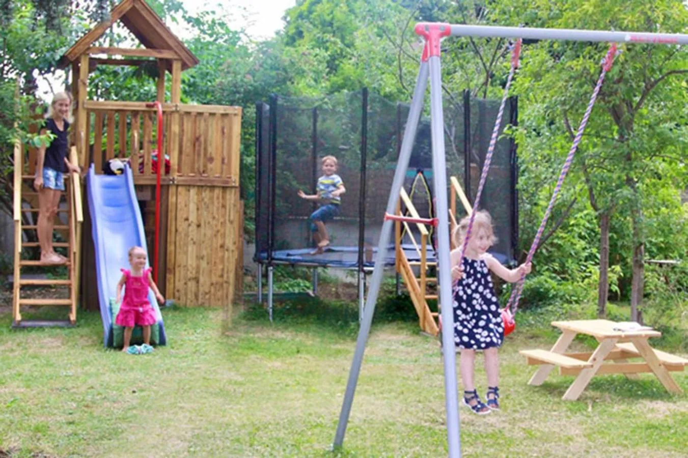 Garden in Rhein River Guesthouse - direkt am Rhein