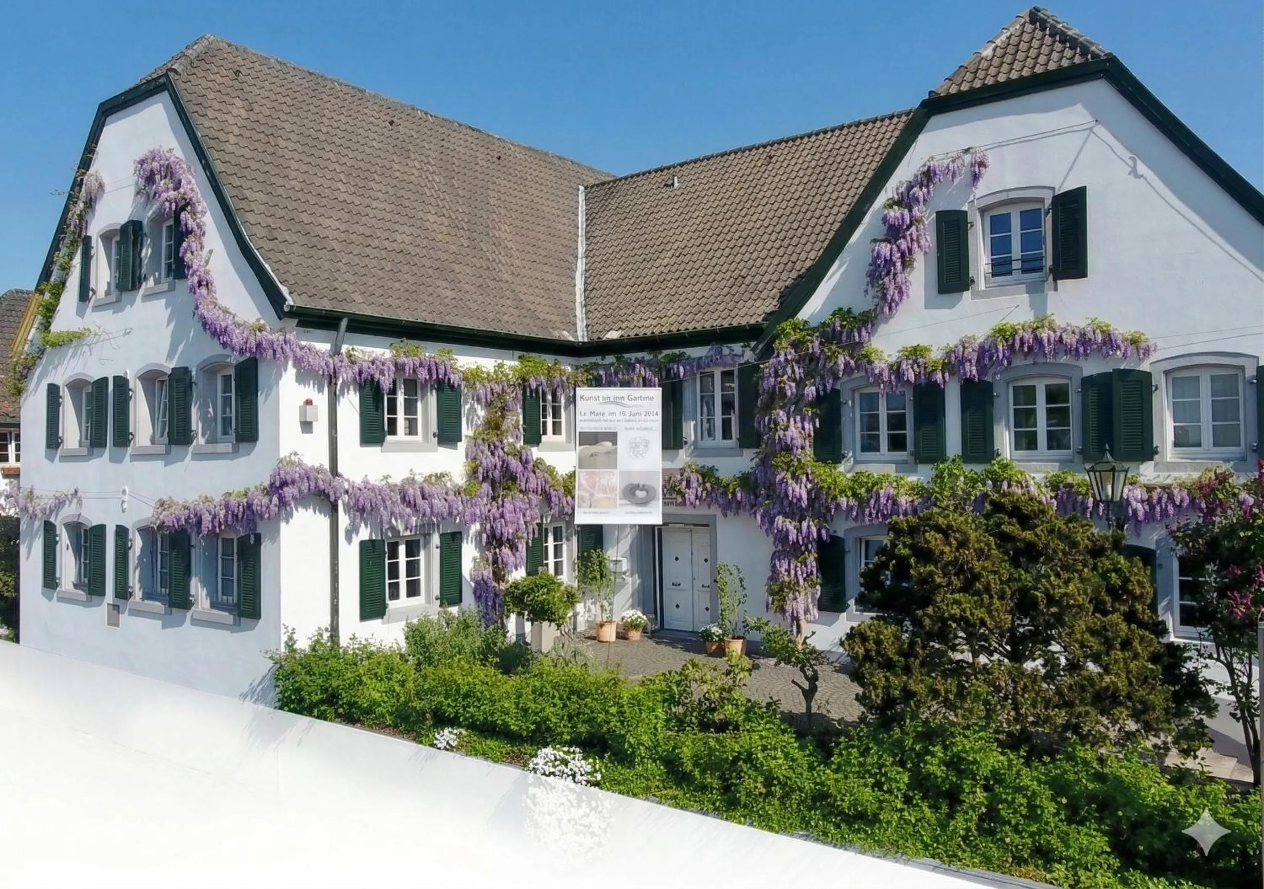 Property building in Rhein River Guesthouse - direkt am Rhein