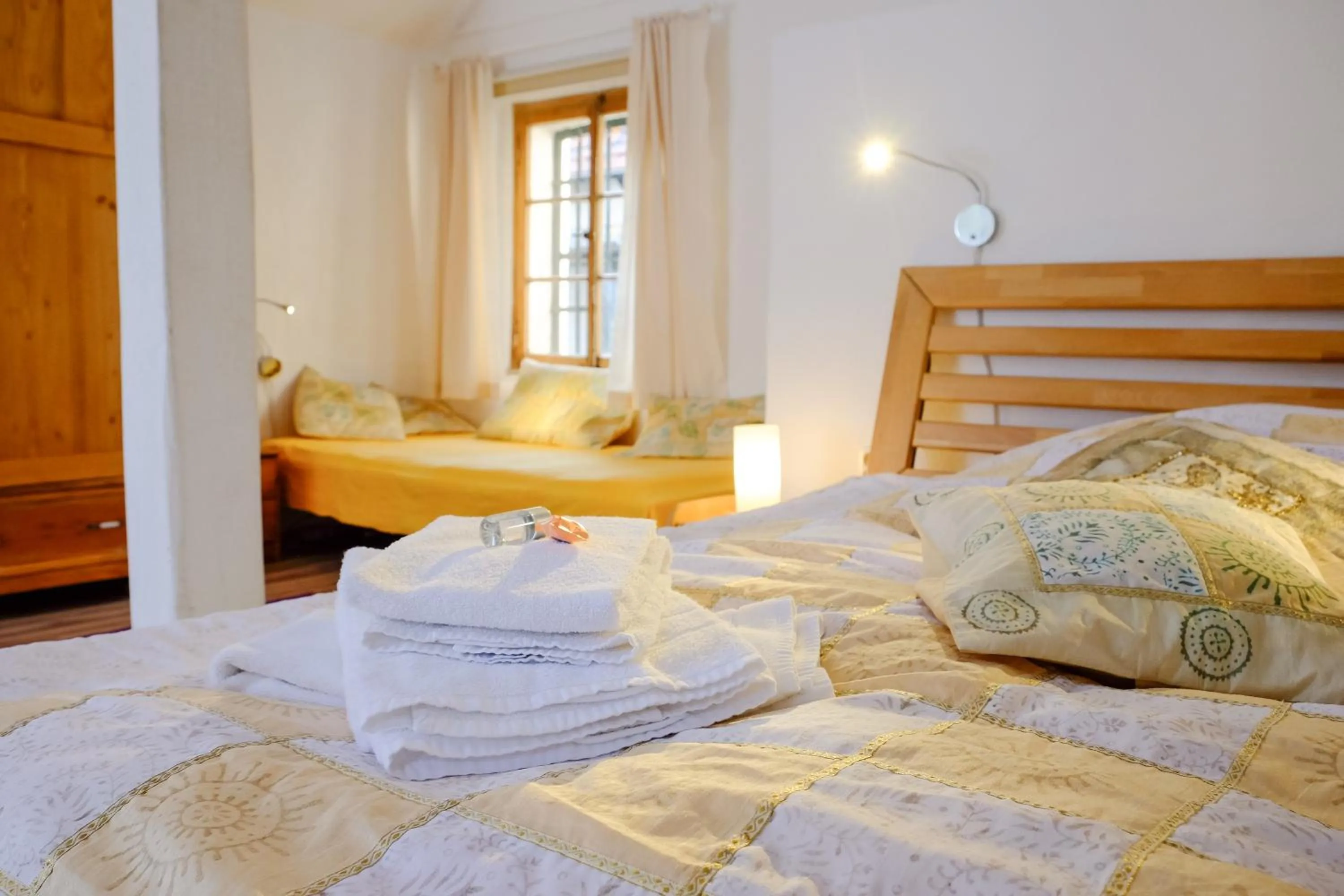 Photo of the whole room, Bed in Rhein River Guesthouse - direkt am Rhein