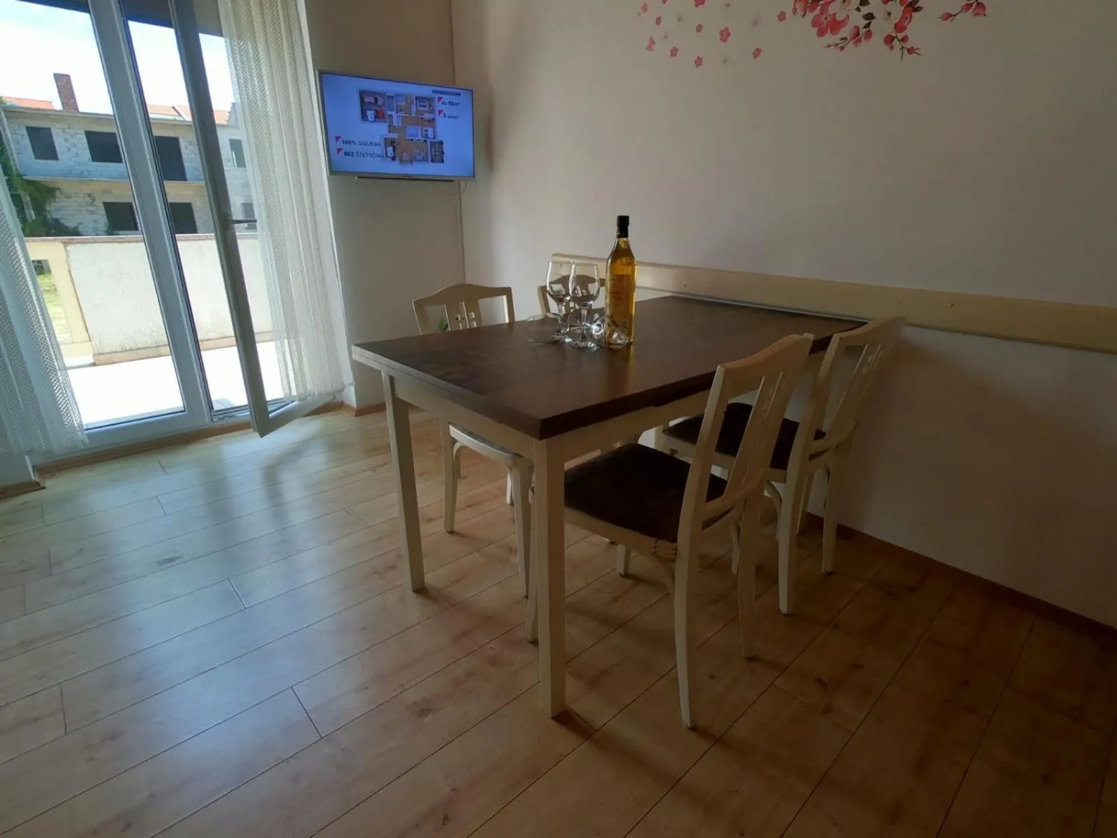 Dining area in Apartments Mima