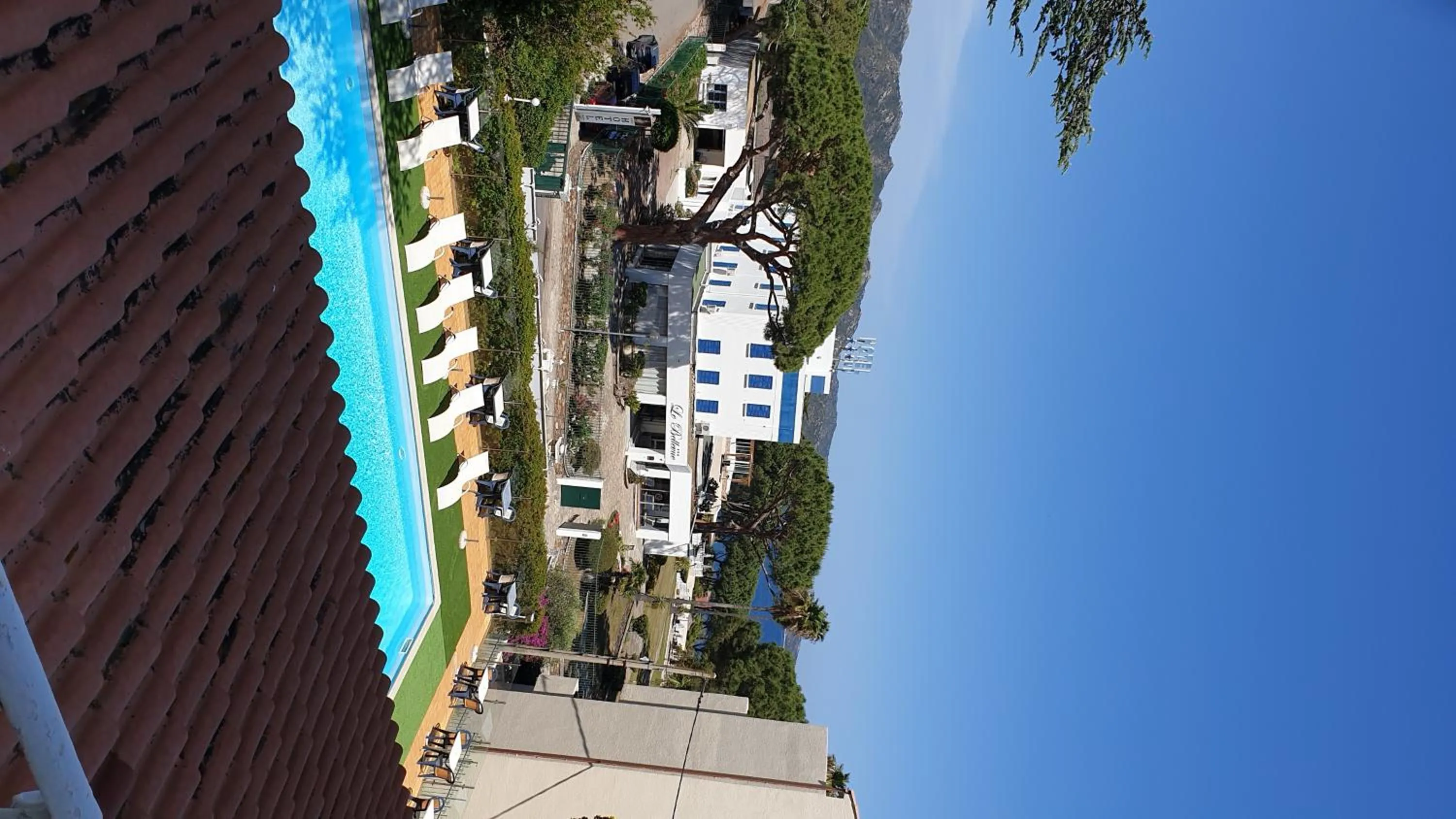 Swimming pool in Hotel Madame Mere