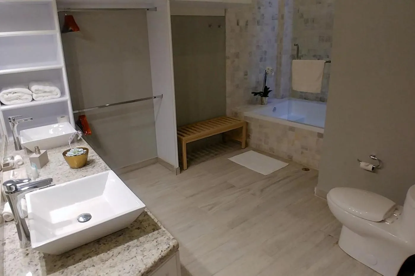 Toilet in Hotel Casa Once