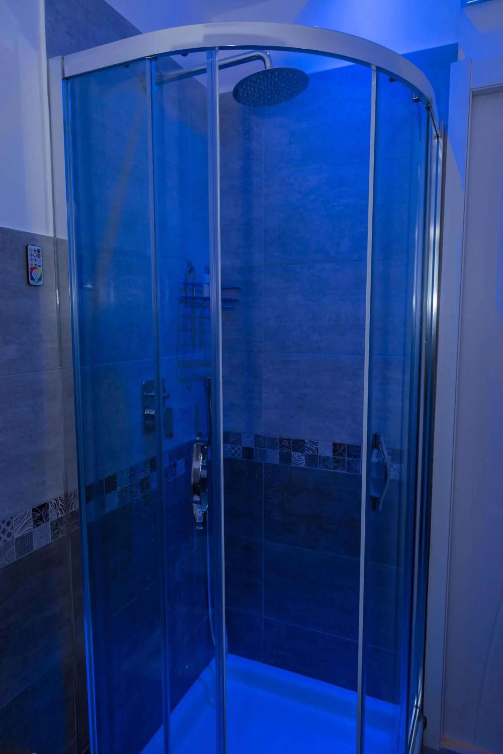 Shower in B&B Elegance