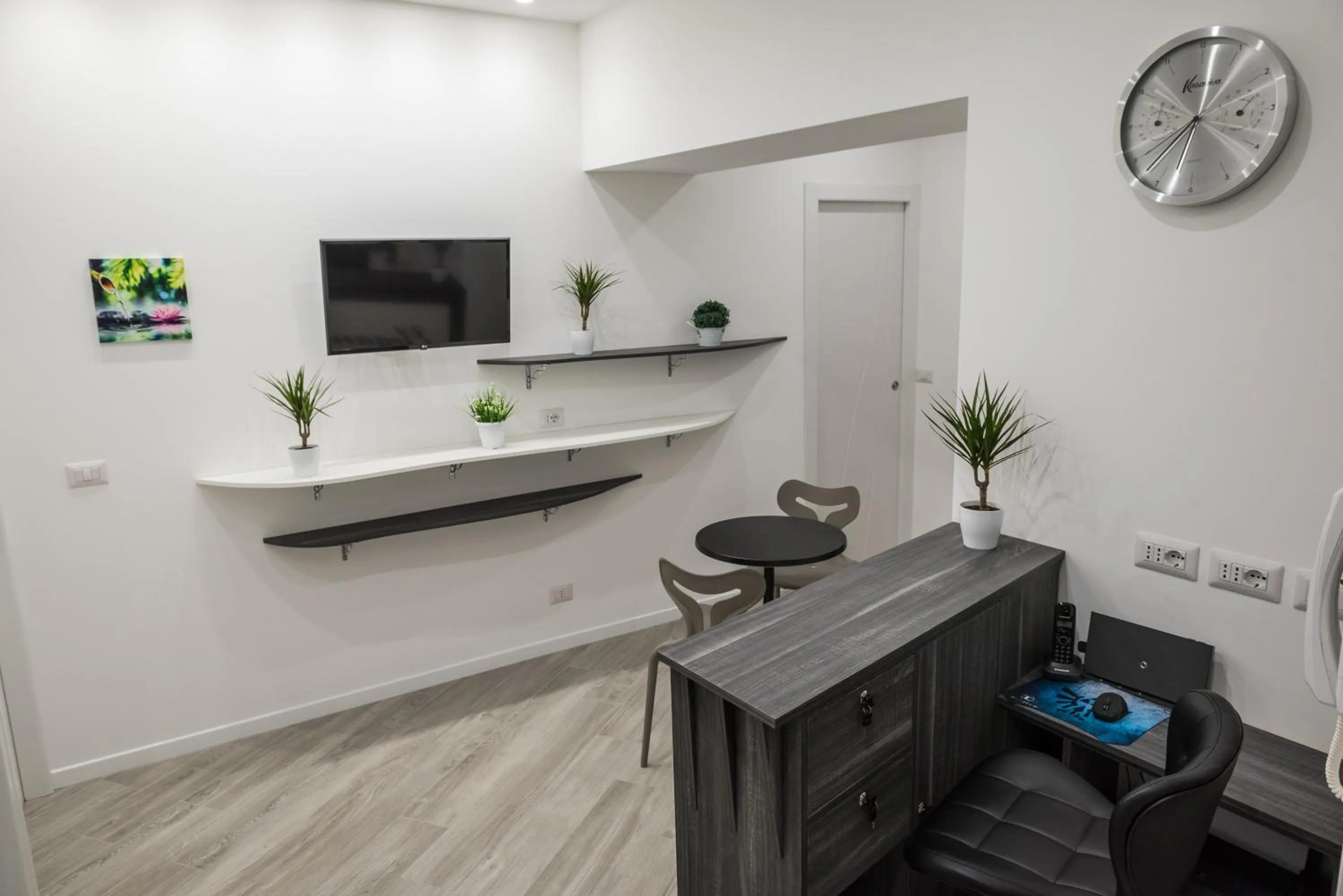 Communal lounge/ TV room in B&B Elegance