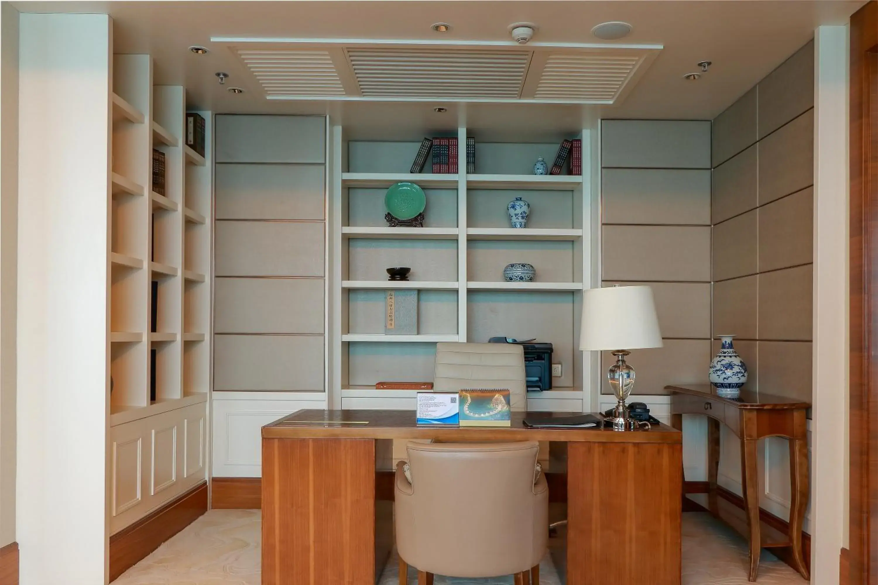 Photo of the whole room in Shangri-La Yangzhou Photo of the whole room in Shangri-La Yangzhou