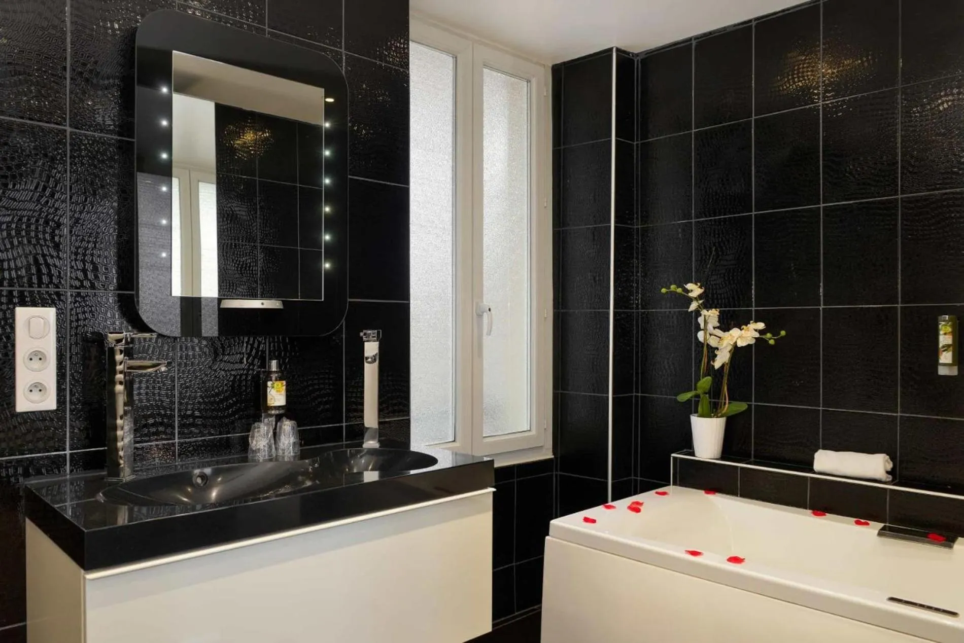 Logis - Hôtel Restaurant l'Ecu de France