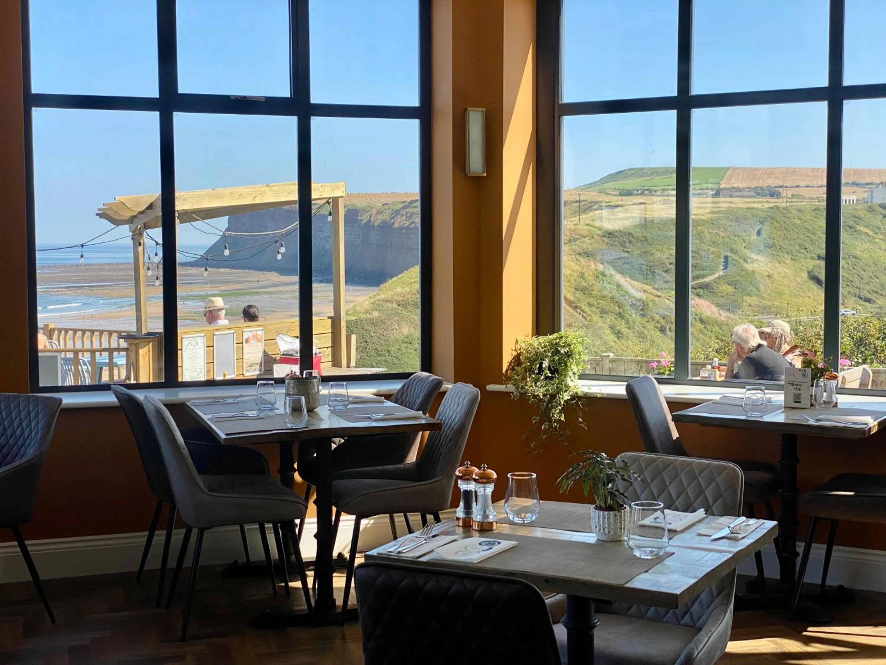 Restaurant/places to eat in The Spa Hotel