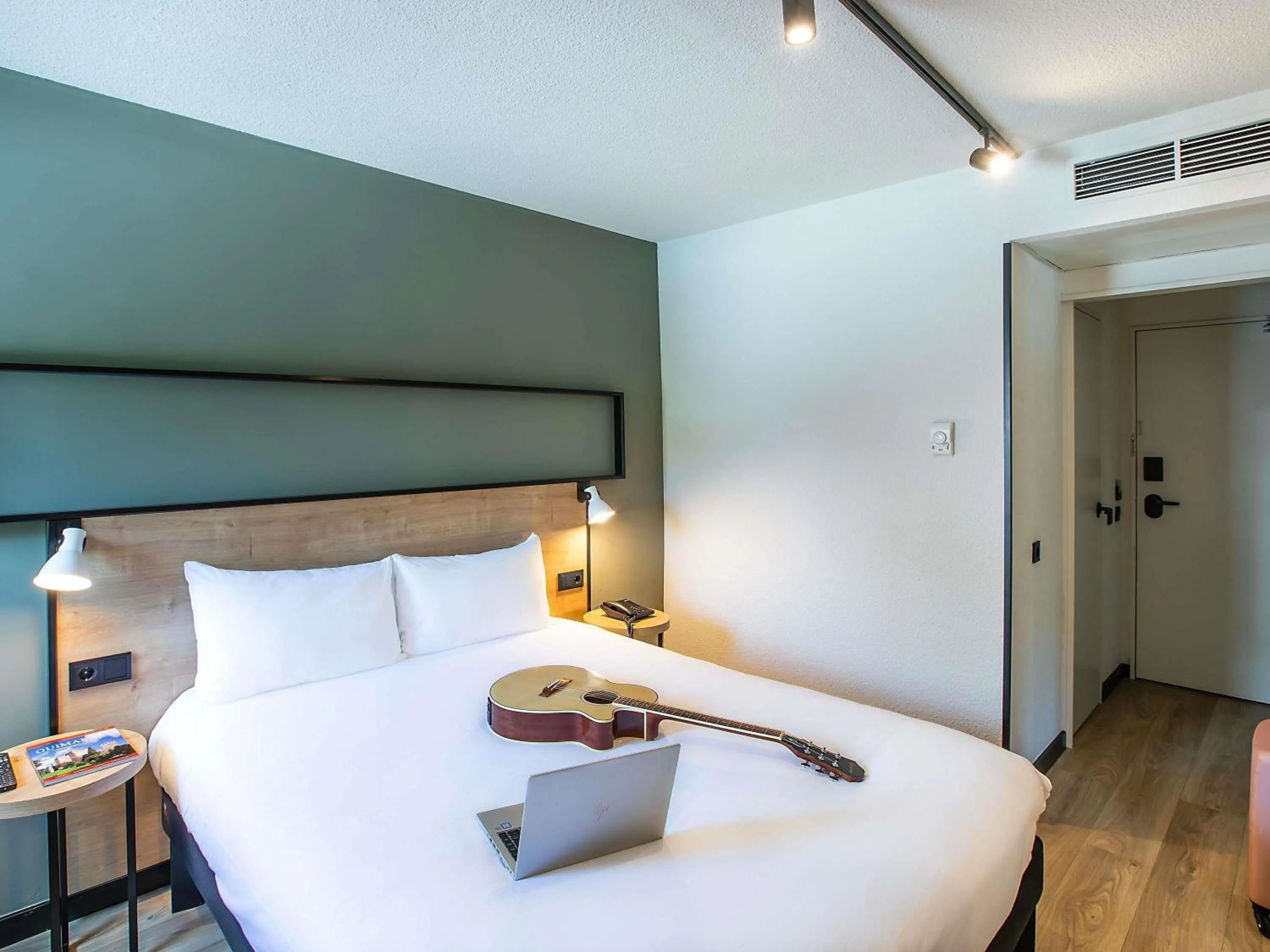 Bedroom, Bed in Hotel ibis Guimaraes