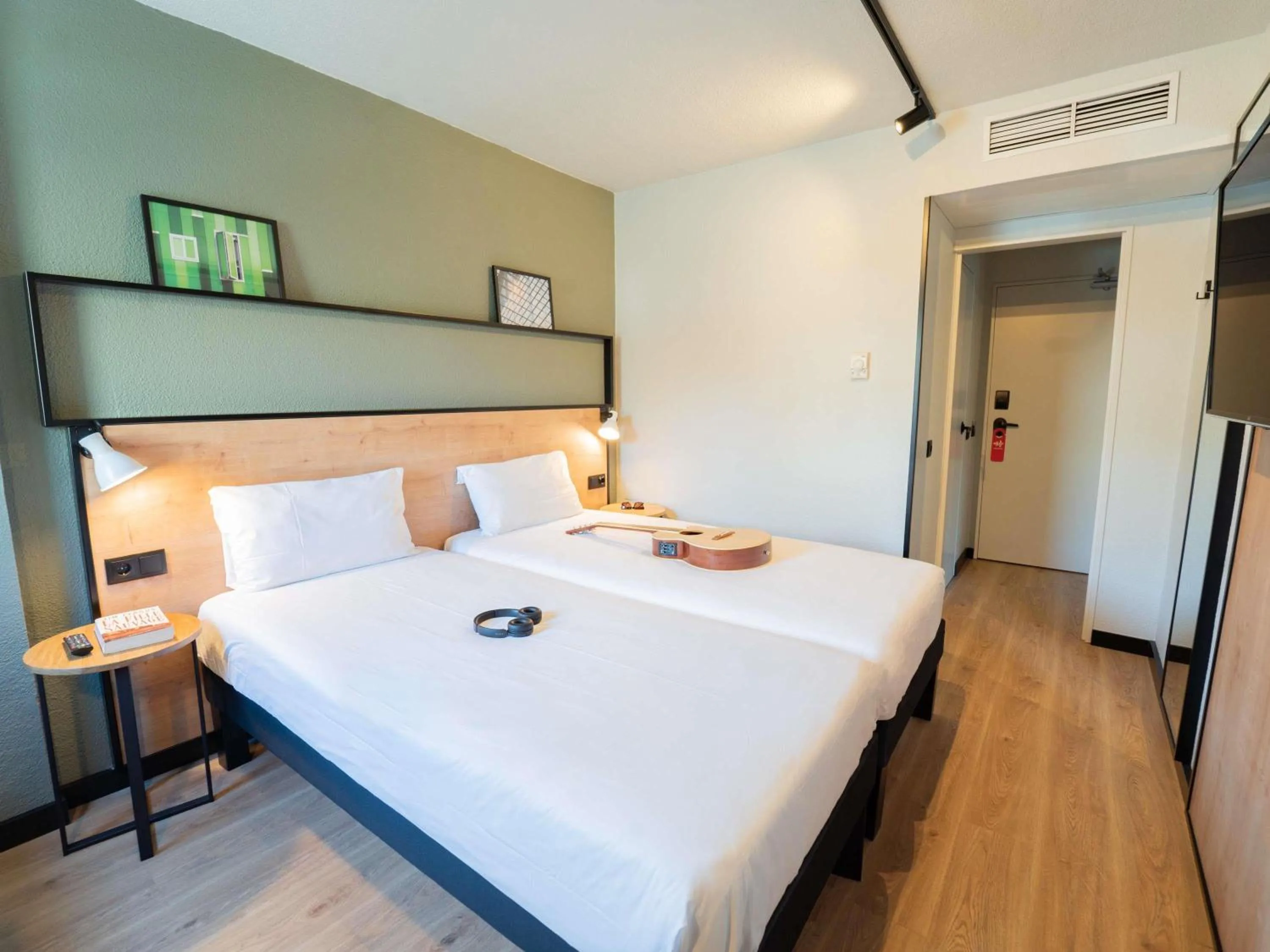 Bedroom, Bed in Hotel ibis Guimaraes