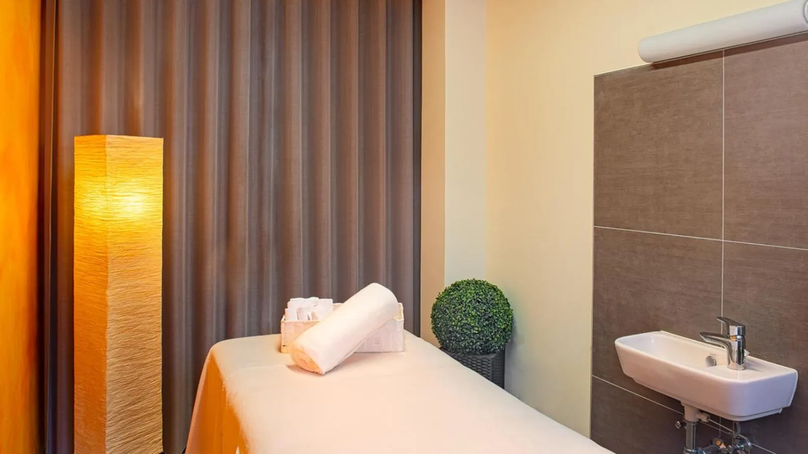 Day, Bed in Waldhotel Eisenberg