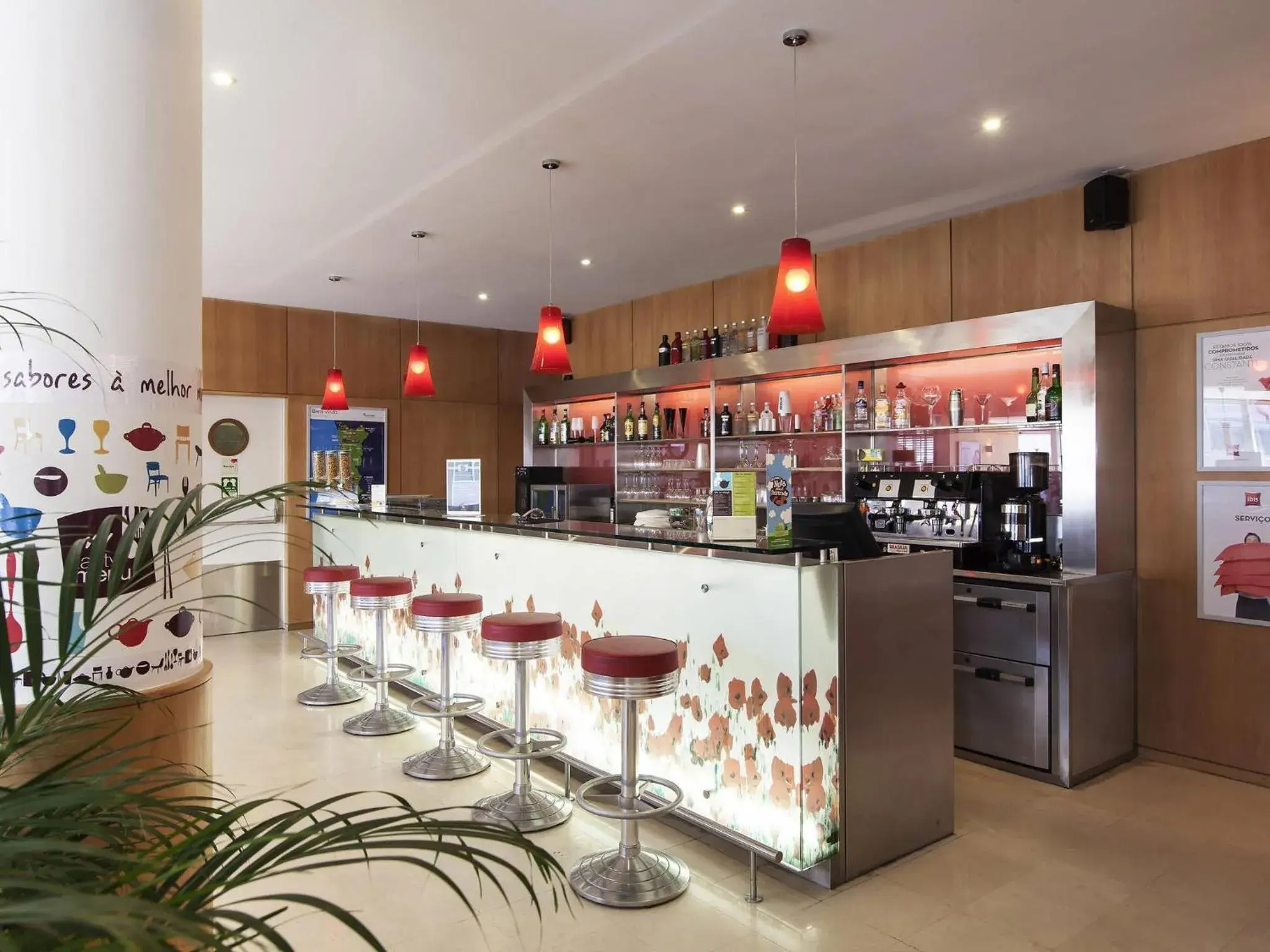 Restaurant/places to eat in Hotel ibis Porto Sao Joao Restaurant/places to eat in Hotel ibis Porto Sao Joao