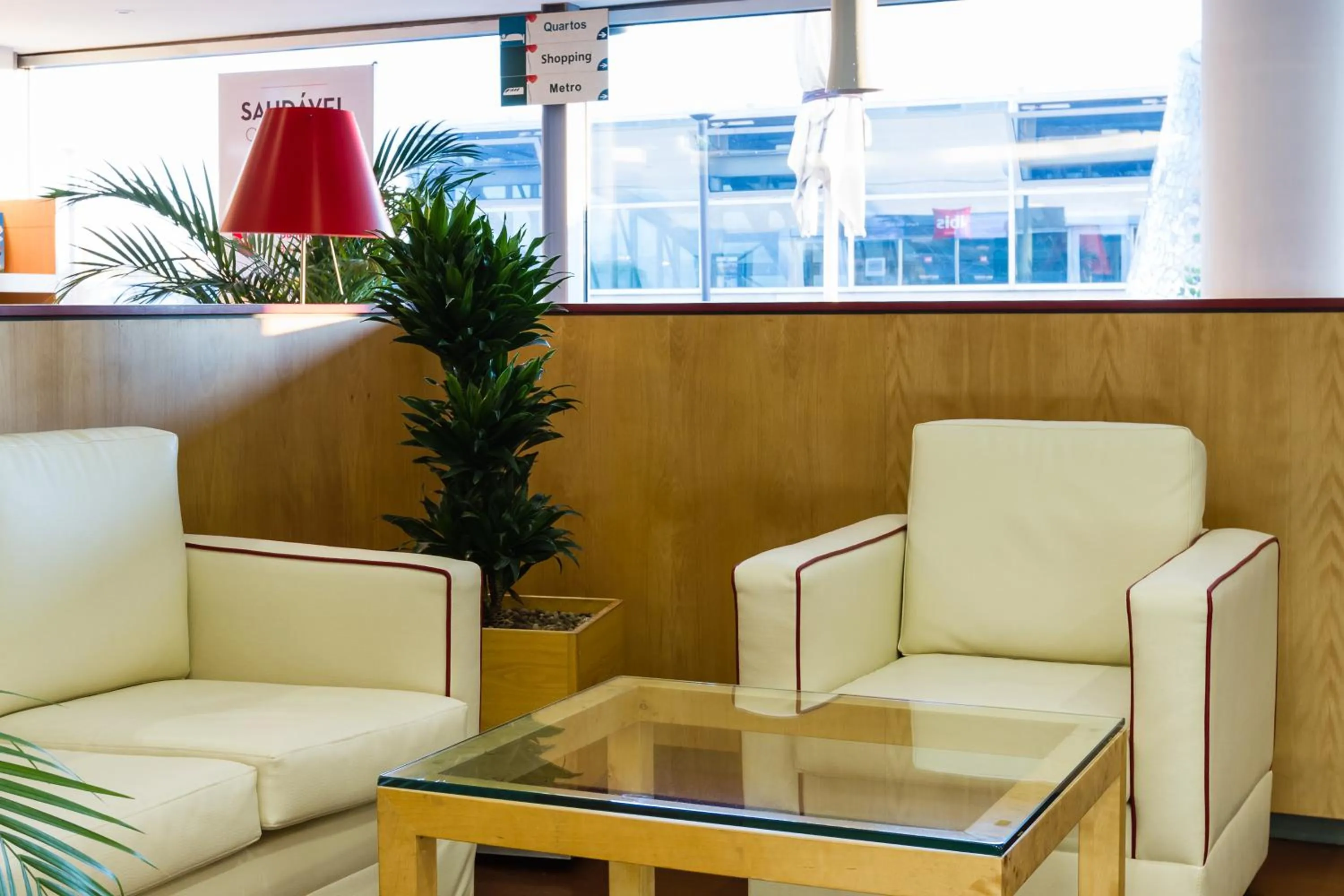 Lounge or bar in Hotel ibis Porto Sao Joao